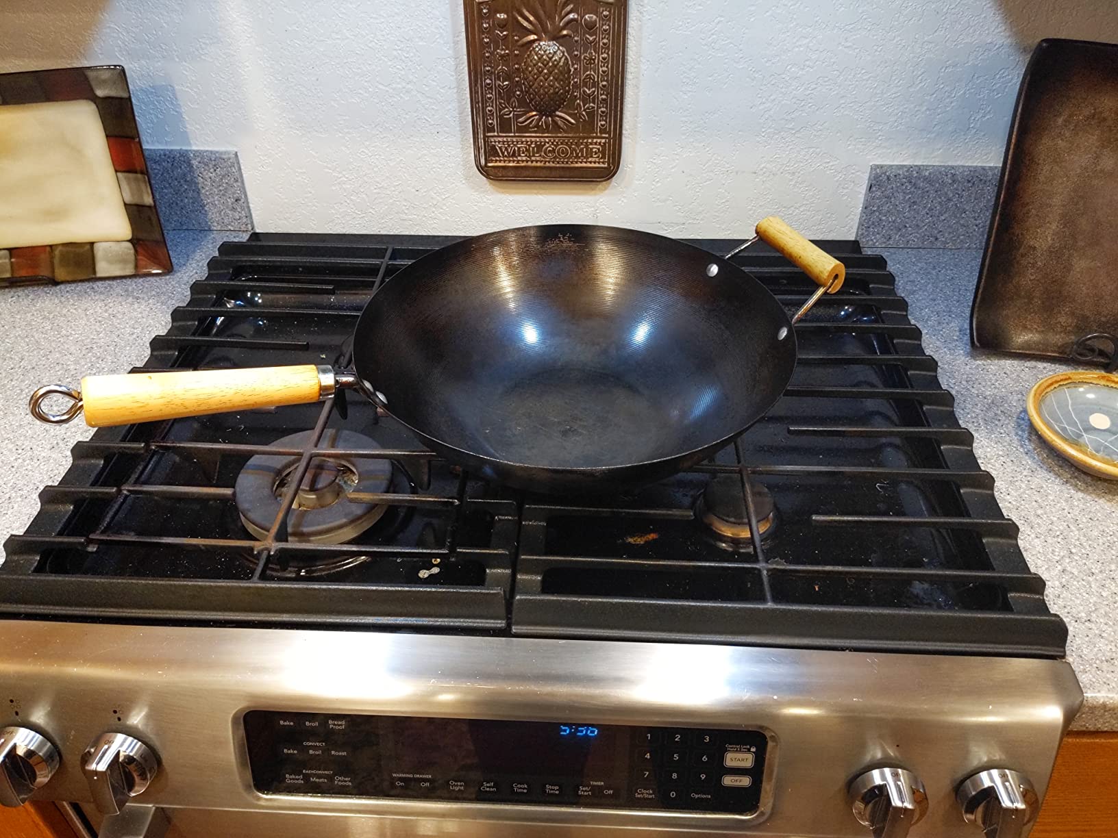 IMUSA 14 Inch Carbon Steel Wok with Wood Handles for Noodles customer photo 2