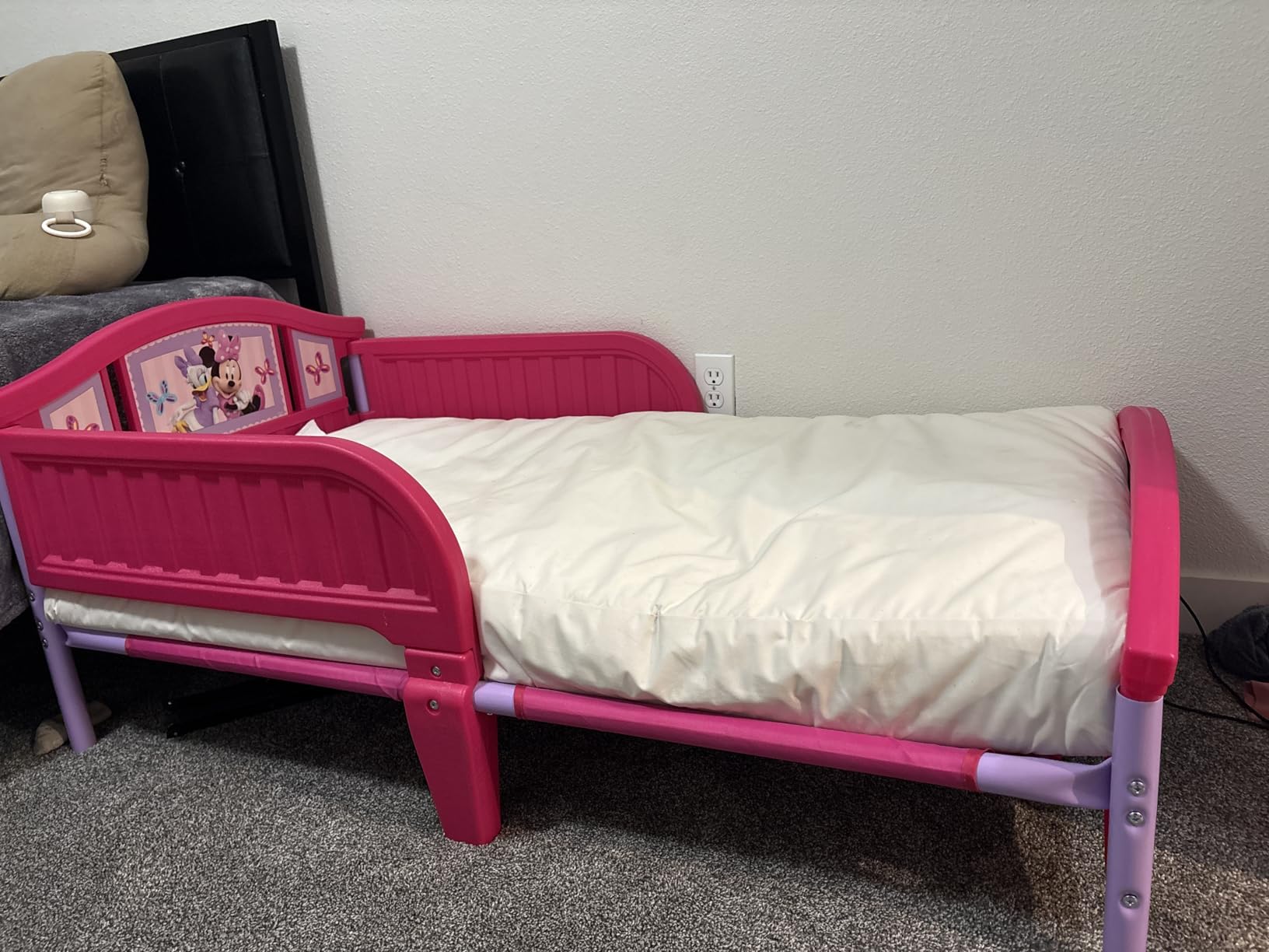 Delta Children Plastic Toddler Bed, Disney Minnie Mouse customer photo 1