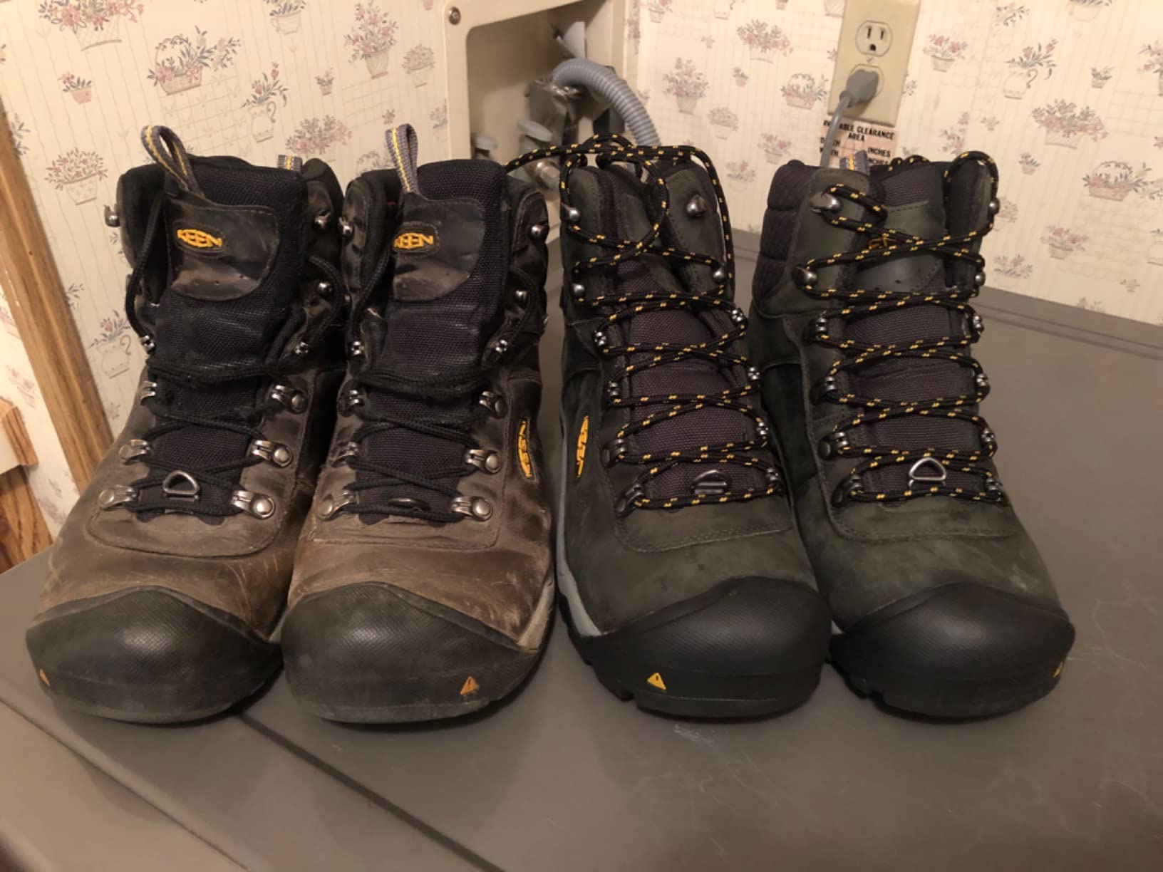 KEEN Men's Revel III Mid Height Waterproof Insulated Hiking Boot customer photo 1