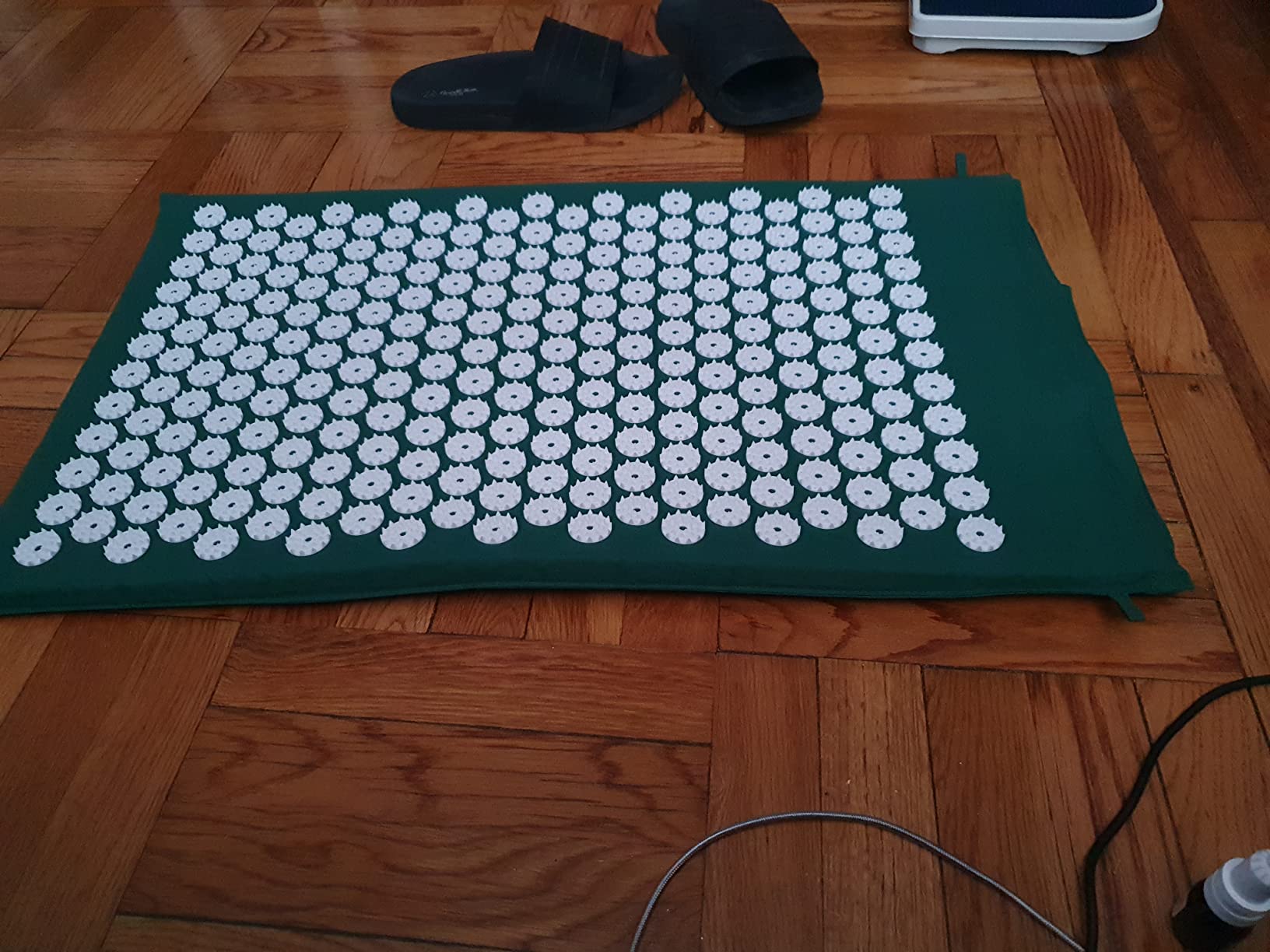 Sivan Acupressure Mat & Pillow Set for Back & Neck (Large, Green/White) customer photo 1