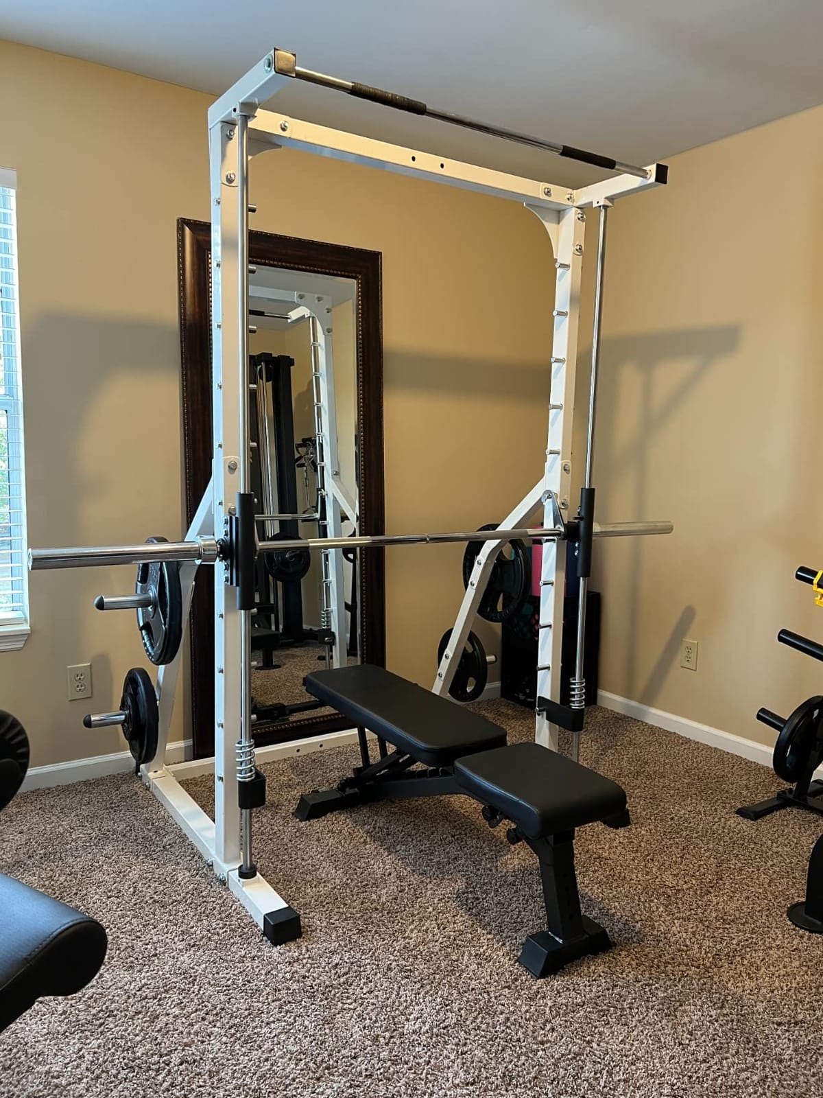 DF4900 Smith Machine with Linear Bearings, Weight Plate Storage and Pull-Up Bar, Squat Rack, Half Power Cage for Strength Training Home Gym customer photo 1