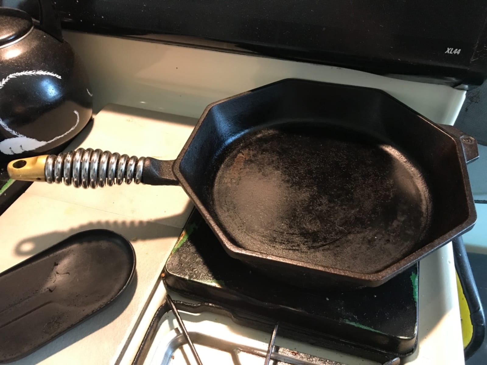 FINEX 12-Inch Cast Iron Skillet, Pre-Seasoned with Flaxseed Oil customer photo 2