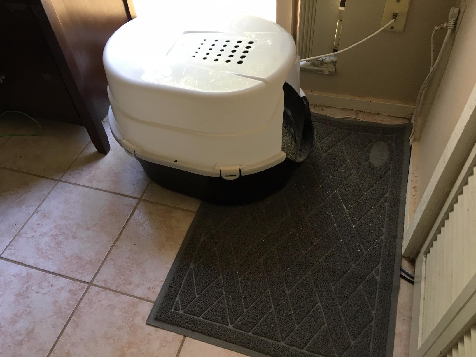 Pawkin Cat Litter Mat, Patented Design with Litter Lock Mesh, Extra Large, Durable, Easy to Clean, Soft, Fits Under Litter Box, Litter Free Floors, Gray customer photo 2