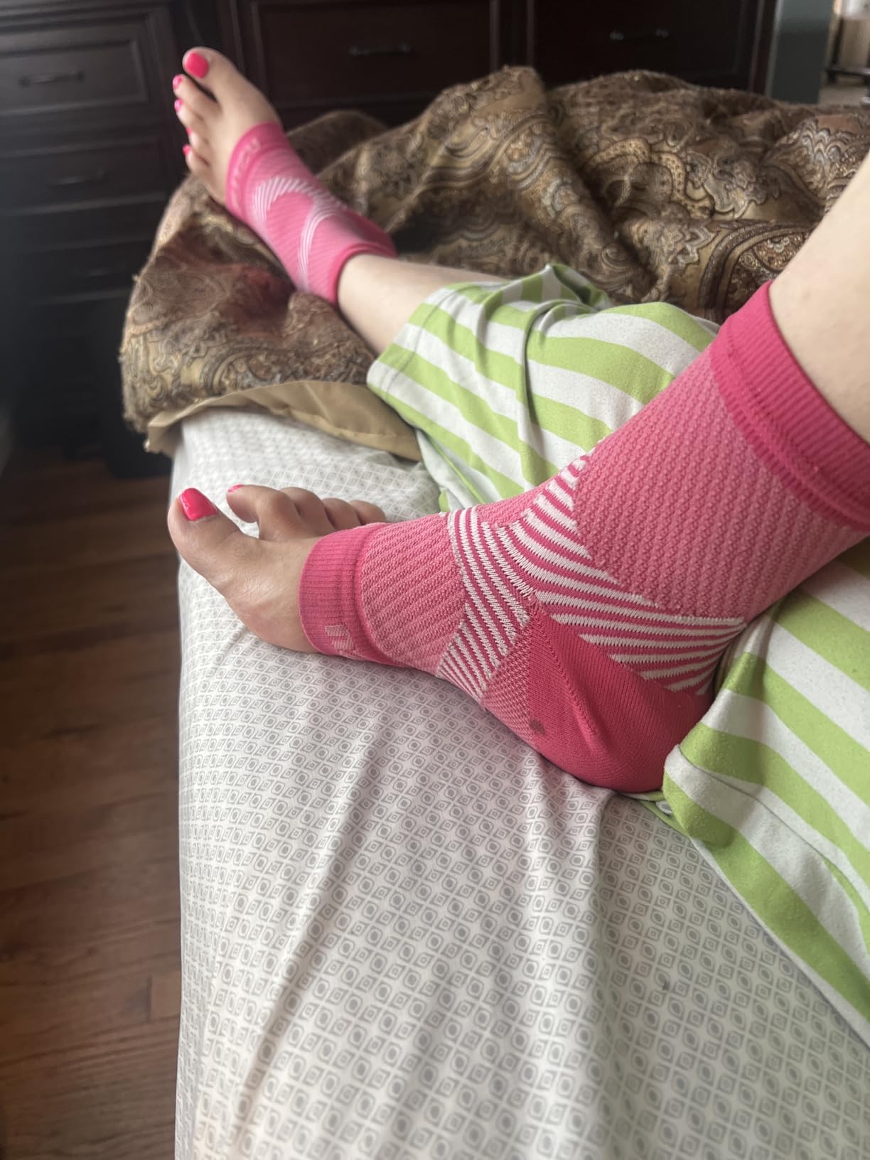 BLITZU Compression Socks for Plantar Fasciitis, Foot, Arch & Ankle Support customer photo 2