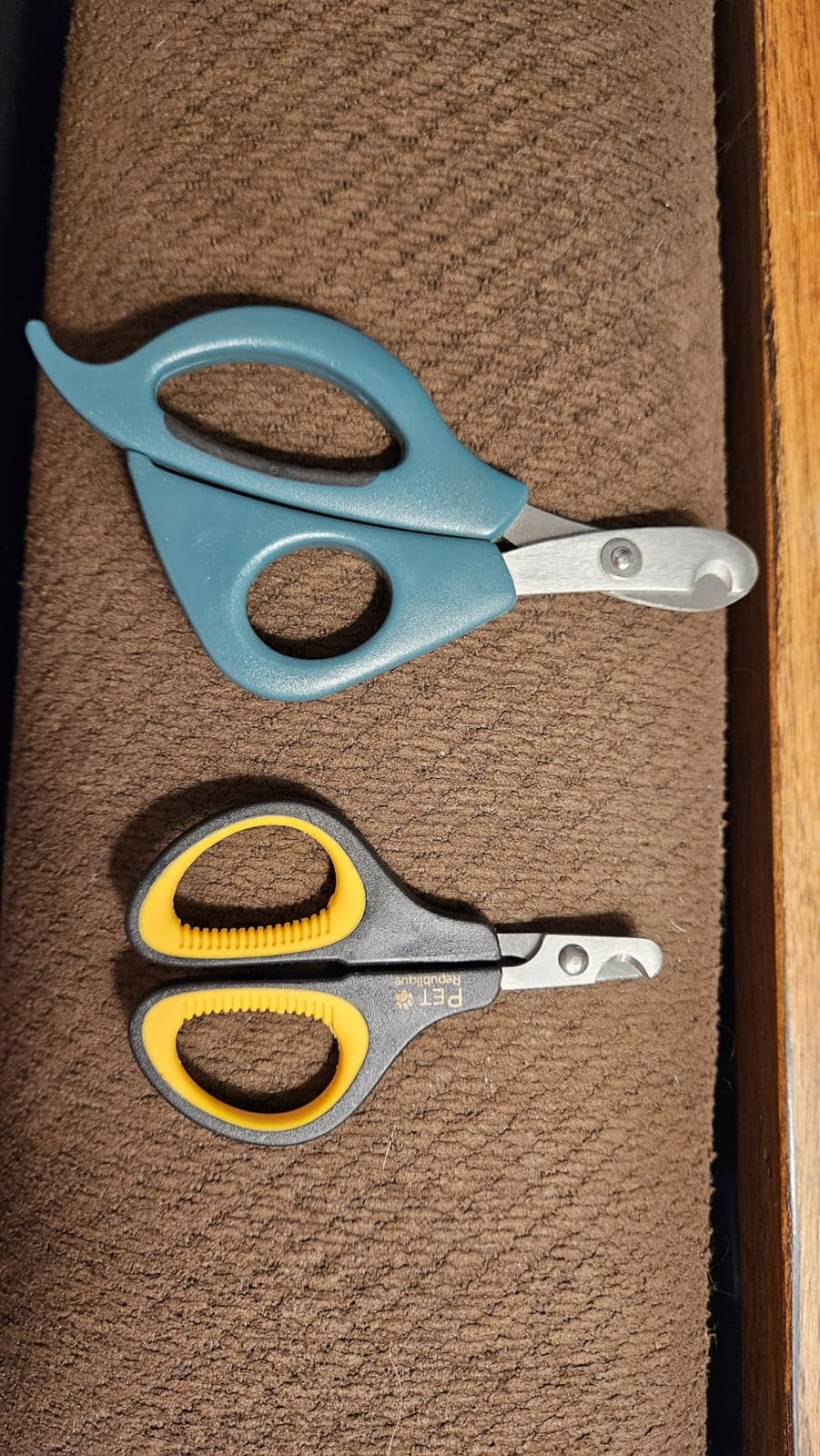 Cat Nail Clippers by Pet Republique – Professional Stainless-Steel Nail Clipper for Cats, Kittens, Hamster, Rabbits, Birds, & Small Breed Animals Claw Trimmer (Black+Yellow) customer photo 1