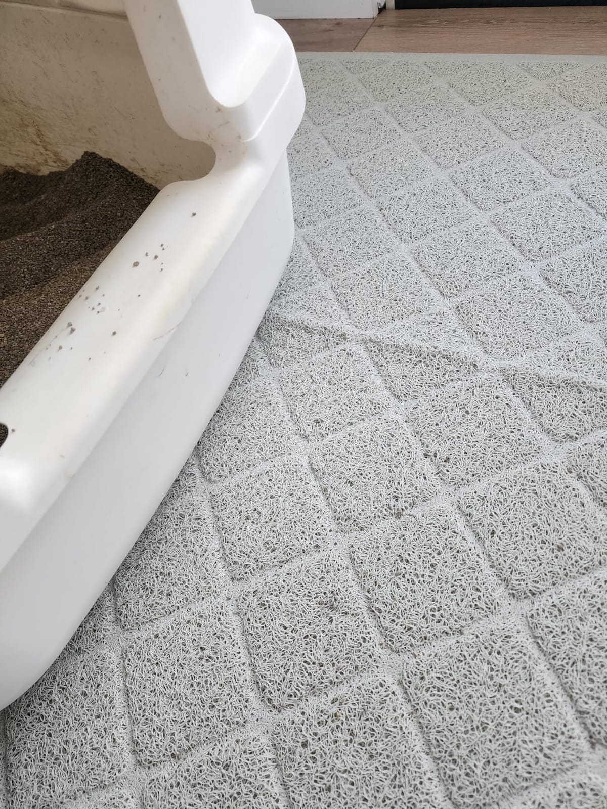 GORILLA GRIP Cat Litter Box Mat, Coiled Mesh Trapping Mats, 35x23 Gray customer photo 2