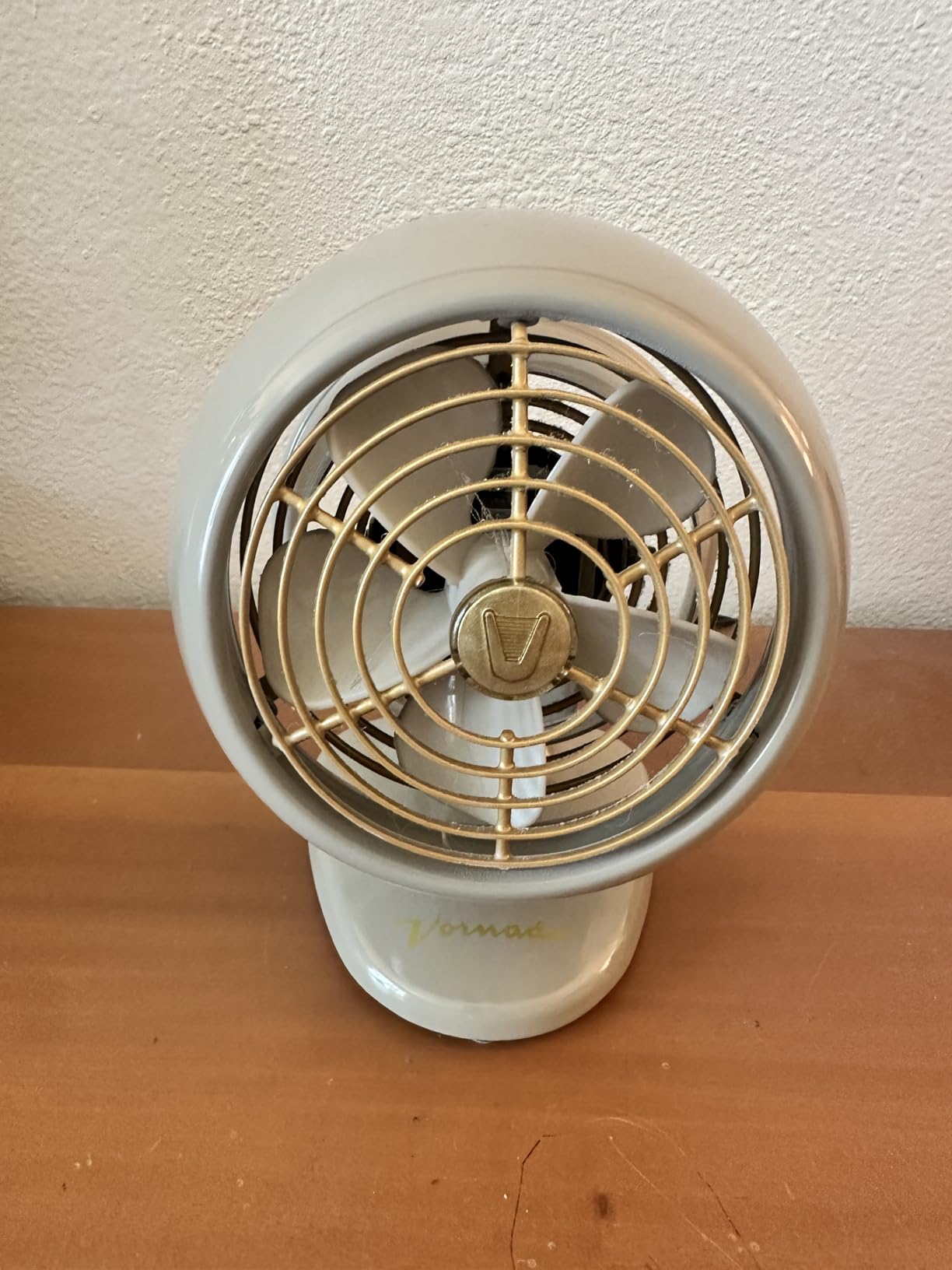 Vornado VFAN™ Mini Classic Vintage Metal Desk Fan, 2-Speed, Adjustable Tilt, Personal Air Circulator for Bedroom, Office, Dorm Room, Portable Quiet, Vintage Green customer photo 2