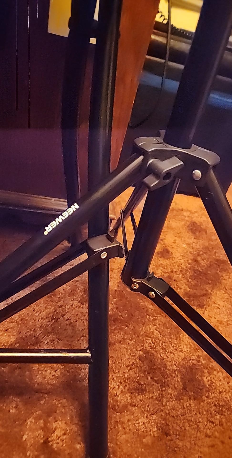 Neewer Photography Light Stand, 3-6.6ft/92-200cm Adjustable Sturdy Tripod Stand for Reflectors, Softboxes, Lights, Umbrellas, Load Capacity: 17.6lb/8kg customer photo 2