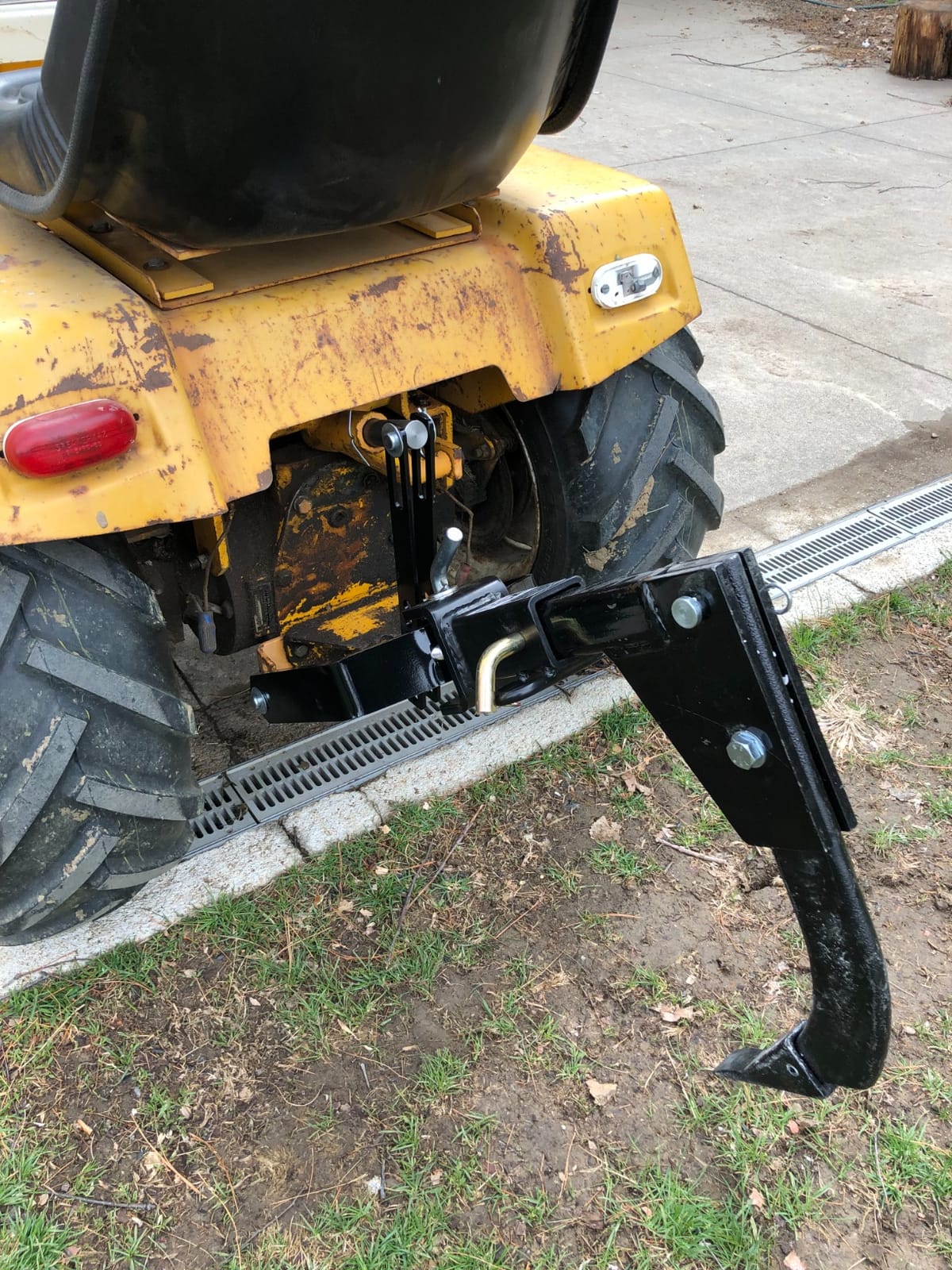 Titan Attachments Hitch-Mounted Ripper, Cat 0 & Cat 1 Tractor/ATV/UTV Compatible, Fits 2in Hitch Receivers, Two Height Adjustments, Subsoiler with Reversible Tooth, 3 Point Landscaping Trencher customer photo 2