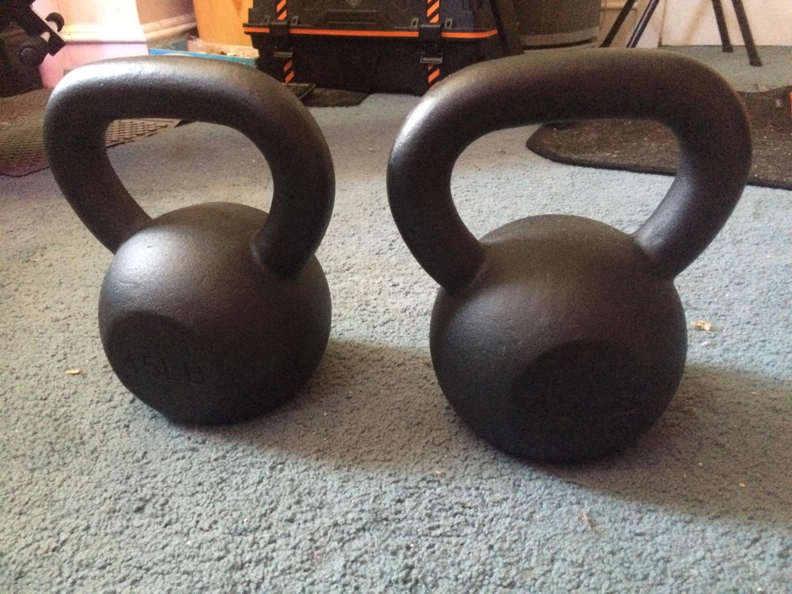 Powder Coated Solid Cast Iron Kettlebell Weights Set 5lb to 45lb Various Combination customer photo 2