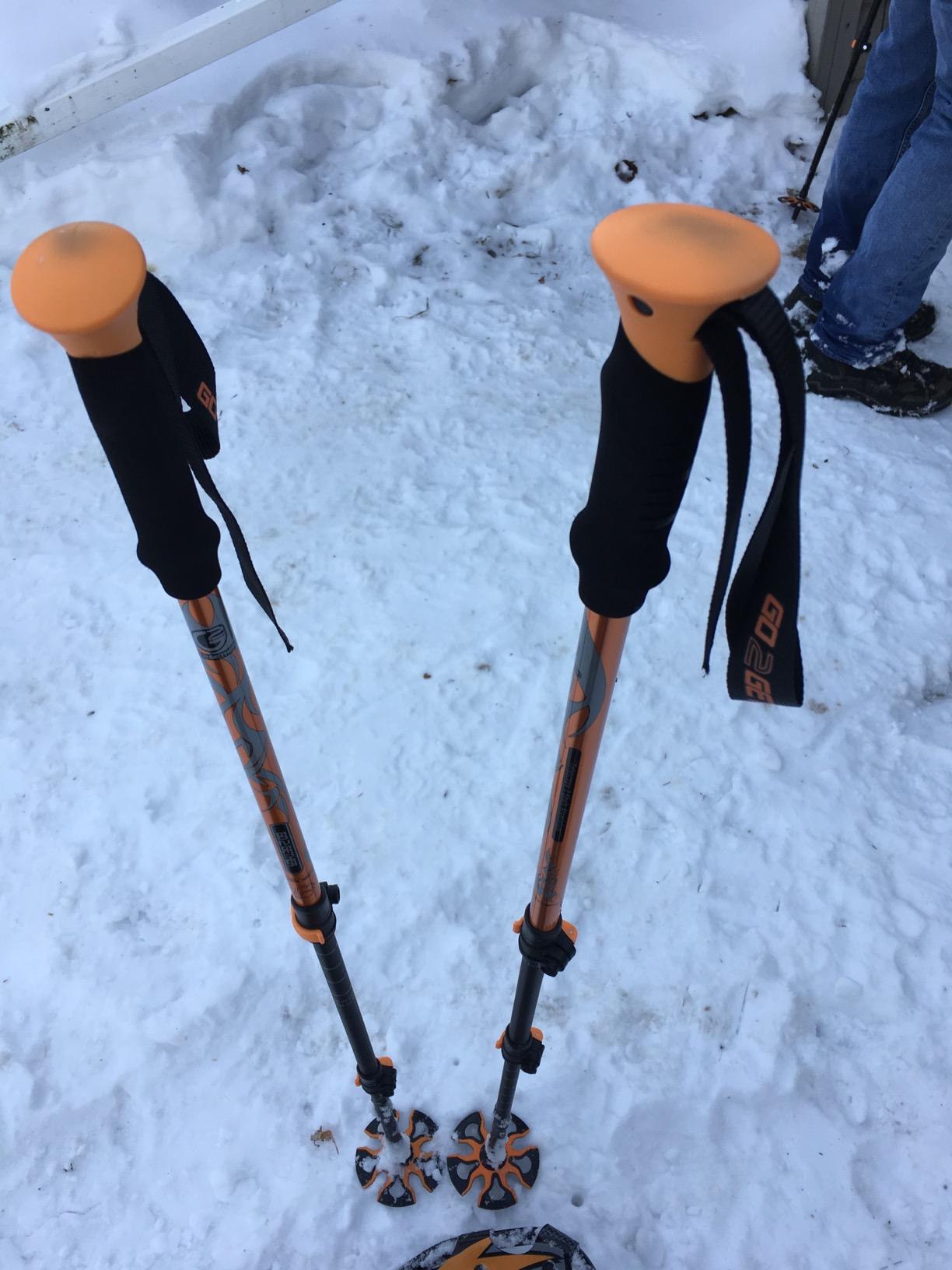 G2 21/25/30/36 Inches Light Weight Snowshoes with Trekking Poles, Tote Bag, Special EVA Padded Ratchet Binding, Heel Lift, Toe Box(6 Colors Available) customer photo 2