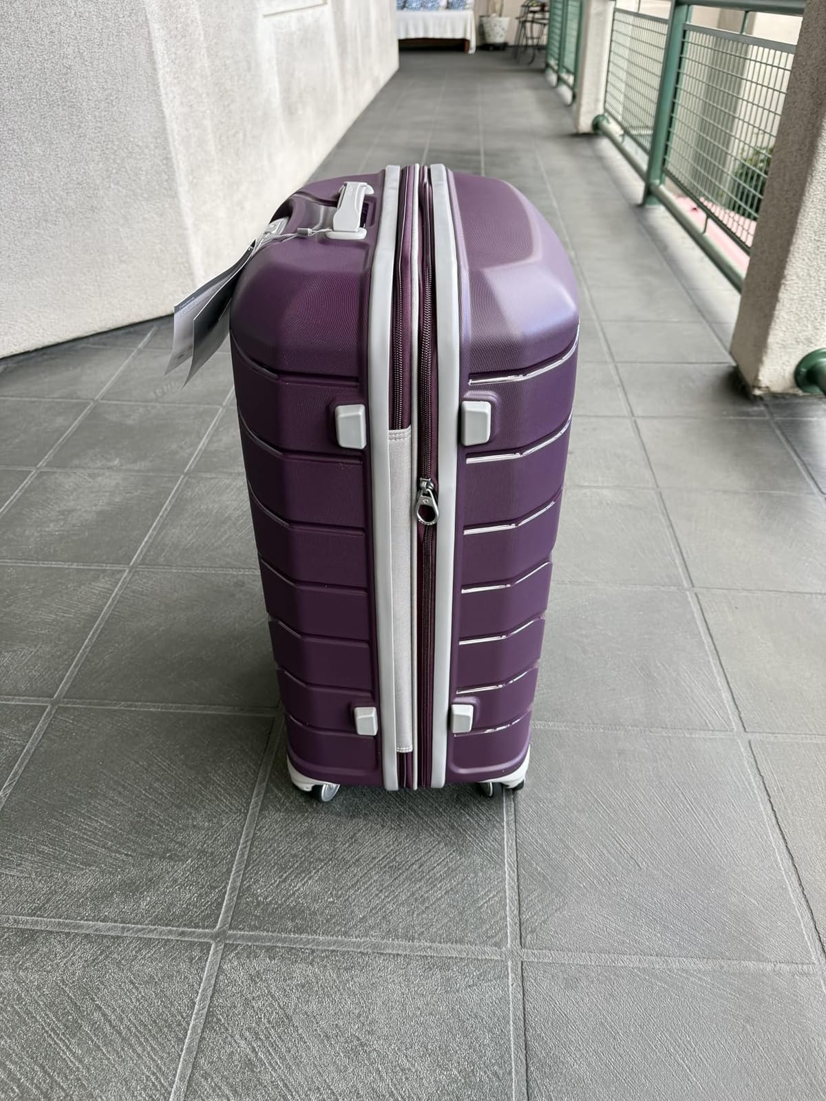 Samsonite Freeform Hardside Carry-On Luggage with Spinner Wheels - Hardshell Suitcase - TSA, Airline-Approved - Expandable Hard Shell, Smooth Rolling Wheels for Lightweight Travel - Navy customer photo 1