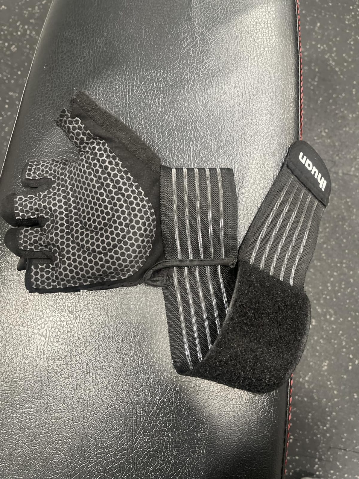 ihuan Ventilated Weight Lifting Gym Workout Gloves with Wrist Wrap Support for Men & Women, Full Palm Protection, for Weightlifting, Training, Fitness, Hanging, Pull ups customer photo 1