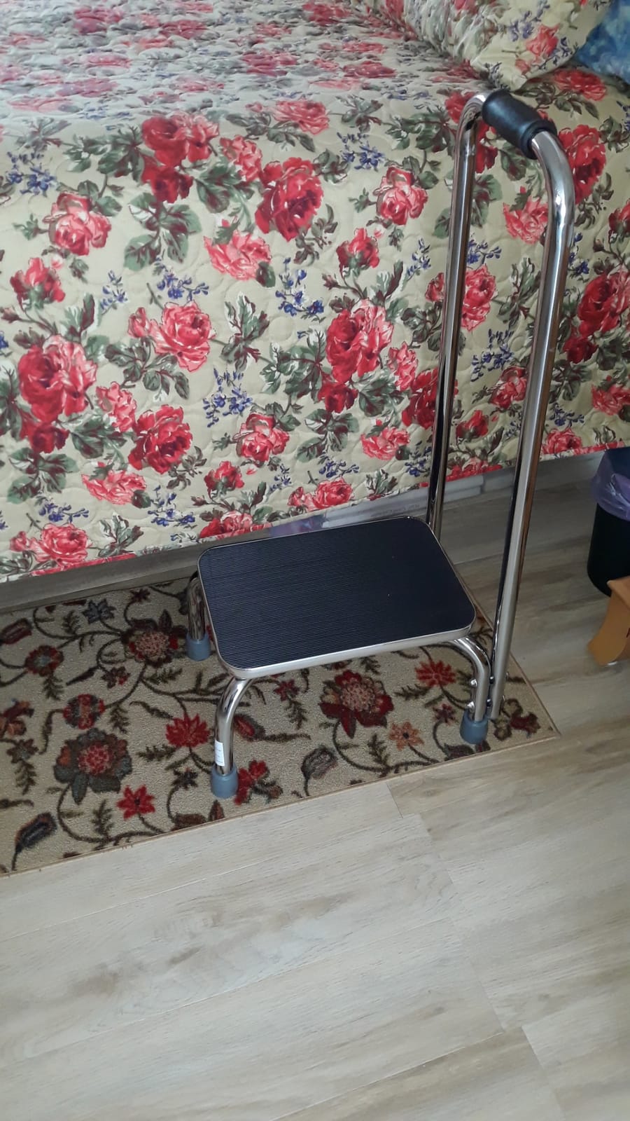 Vaunn Medical Foot Step Stool with Handle and Anti Skid Rubber Platform, Lightweight and Sturdy Stool for Children, Adults and Seniors, Chrome customer photo 2