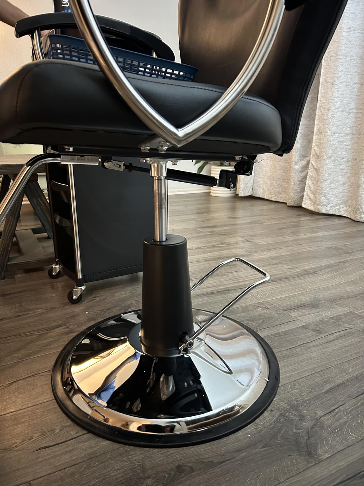 Shengyu Black Modern Recline Hydraulic Styling Barber Chair Hair Spa Beauty Salon Equipment customer photo 1
