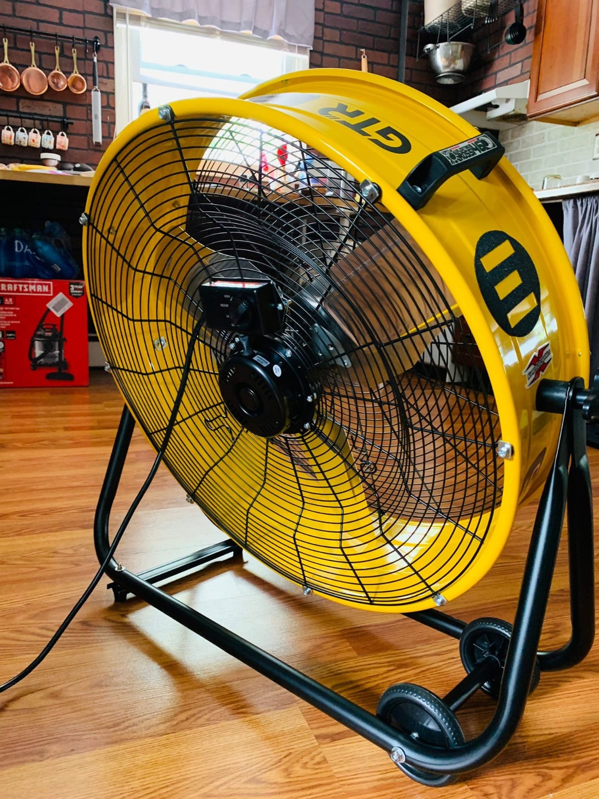 Tornado - 24 Inch High Velocity Heavy Duty Tilt Metal Drum Fan Yellow Commercial, Industrial Use 3 Speed 7700 CFM 1/3 HP 8 FT Cord ETL Safety Listed (YELLOW) customer photo 1