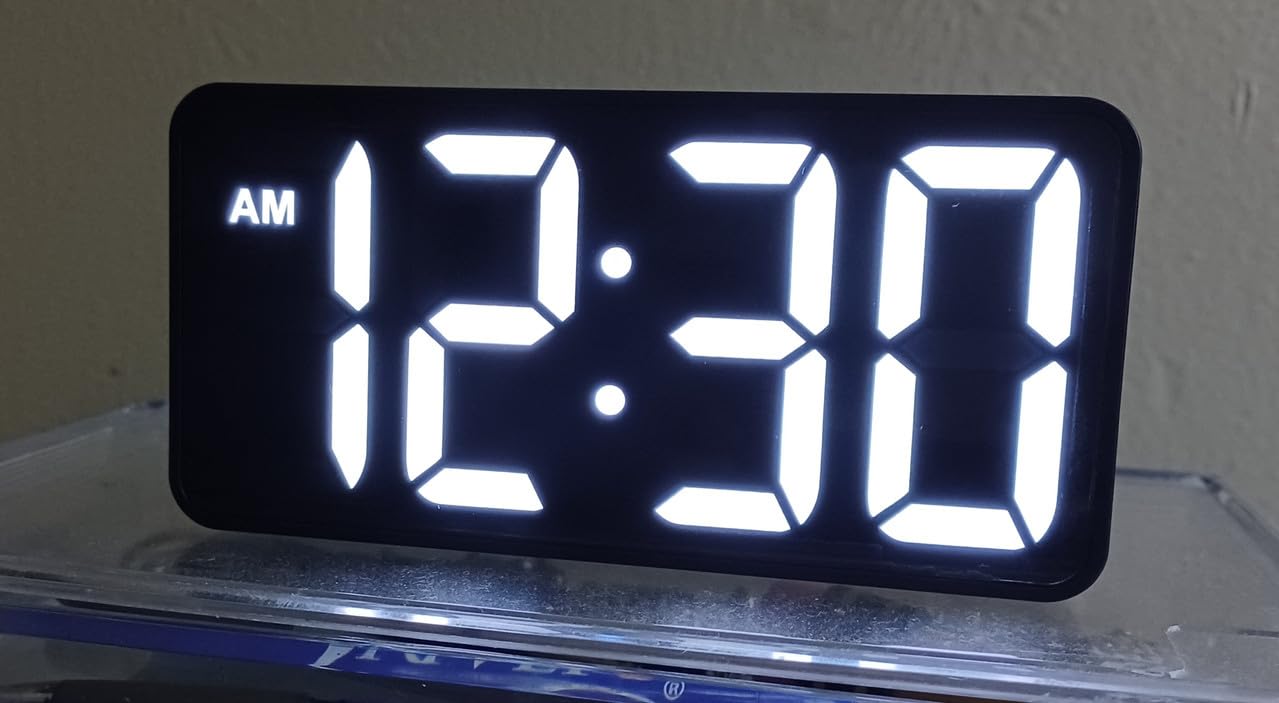 DreamSky Small Digital Alarm Clock for Bedroom, Large Big Numbers Display customer photo 2