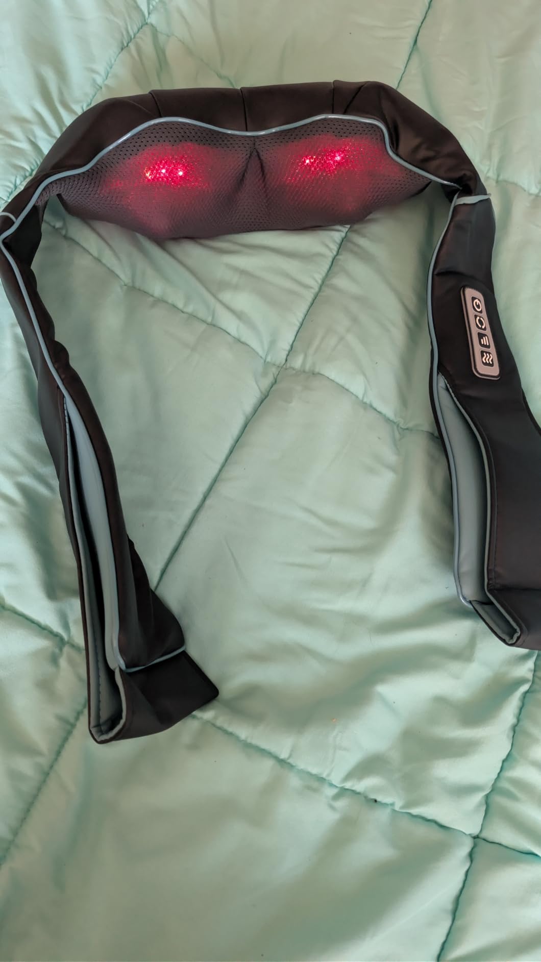 MagicMakers Shiatsu Neck Massager with Heat for Pain Relief Deep Tissue customer photo 2