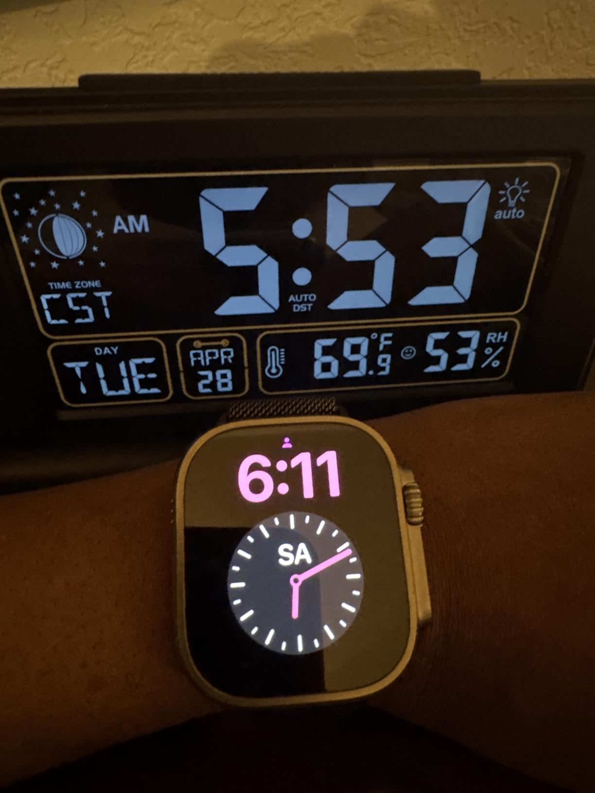 DreamSky Alarm Clocks for Bedrooms with Battery Backup, Auto Set customer photo 1