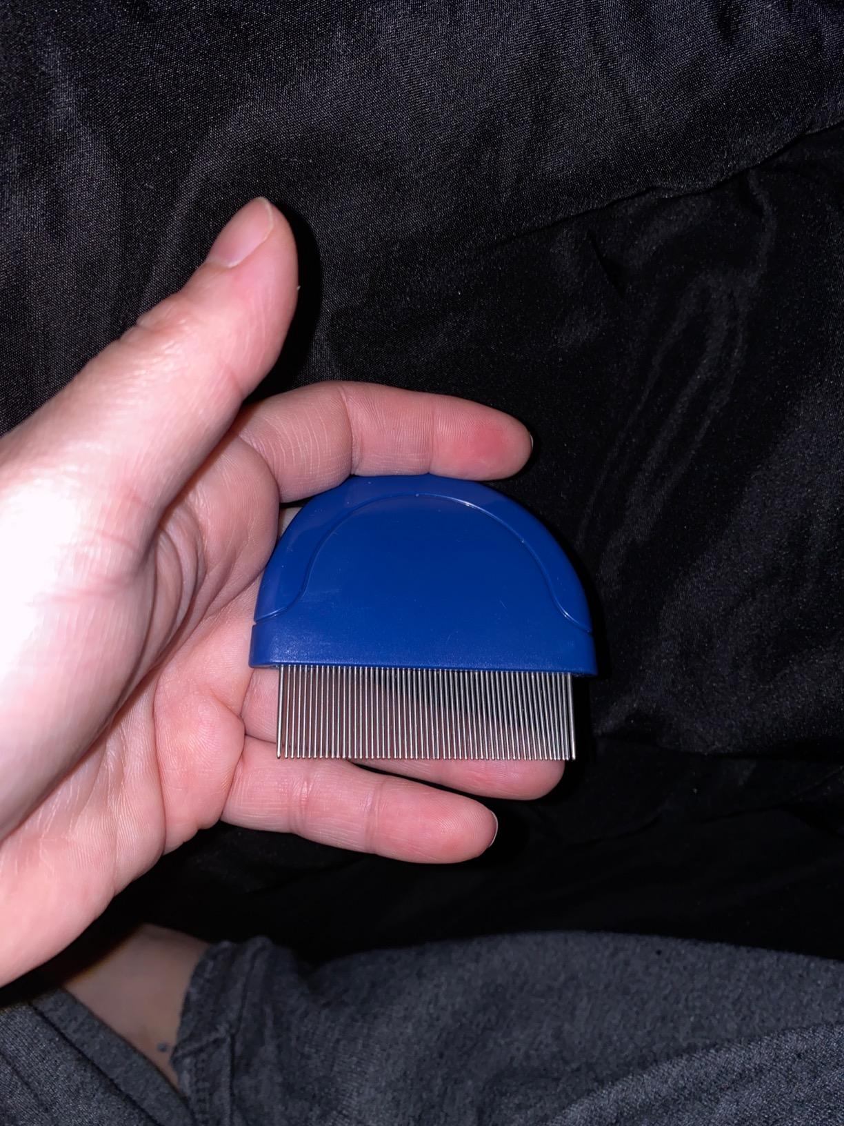 Prime Pets Flea Comb for Dogs and Cats, Stainless Steel Pet Grooming Comb for Flea Checks, Dander, Loose Hair and Tear Stain Debris customer photo 2