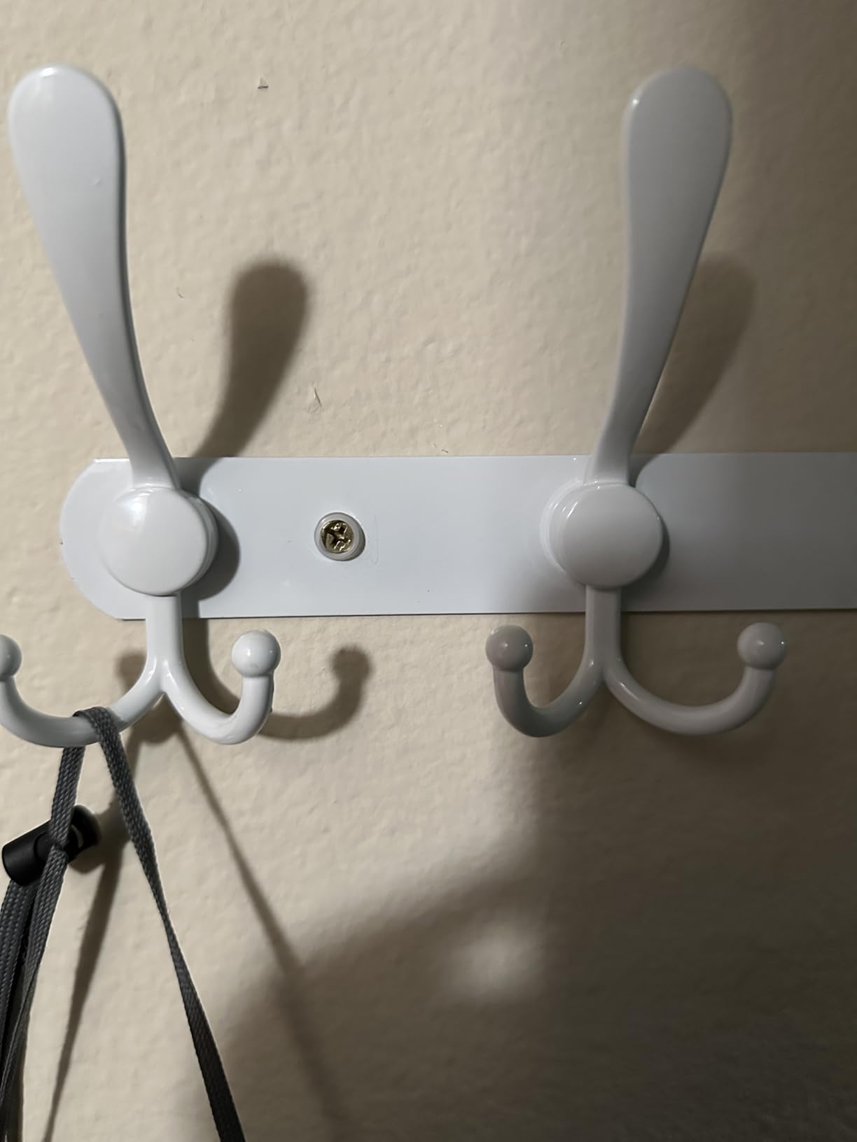 Dseap Coat Rack Wall Mounted - 5 Tri Hooks, Heavy Duty, Stainless Steel, Metal Coat Hook Rail for Coat Hat Towel Purse Robes Mudroom Bathroom Entryway (Black, 2 Packs) customer photo 2