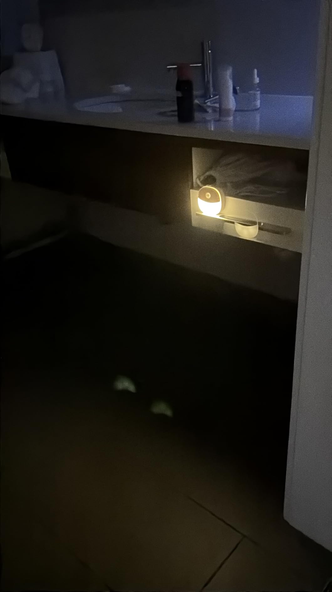 AUVON Magnetic Rechargeable Night Light, Motion & Dusk-Dawn Sensor, 2 Packs customer photo 2