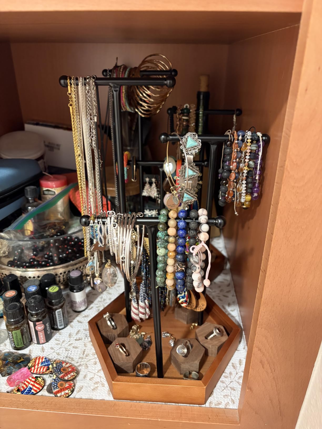 SONGMICS Jewelry Holder, Jewelry Organizer, 3 Tiers and 1 Tray, Jewelry Display Stand with Metal Frame, Necklace Earring Bracelet Holder, for Rings, Ink Black and Caramel Brown UJJS03CB customer photo 2