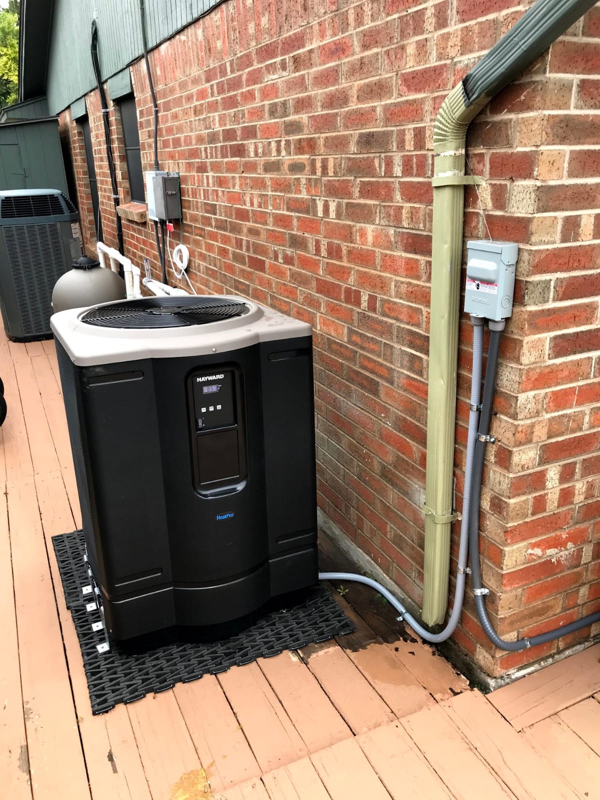 Hayward W3HP21404T HeatPro 140,000 BTU Pool Water Heater Heat Pump for In-Ground Pools customer photo 2
