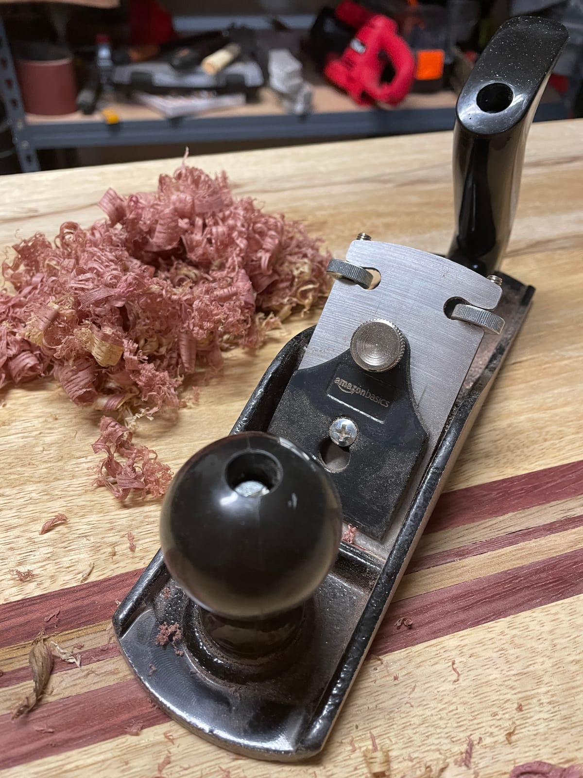 Amazon Basics Woodworking Hand Planer - No.4 Adjustable Bench Plane with 2-Inch Steel Blade for Quality Wood Smoothing Cuts, Grey/Black customer photo 2