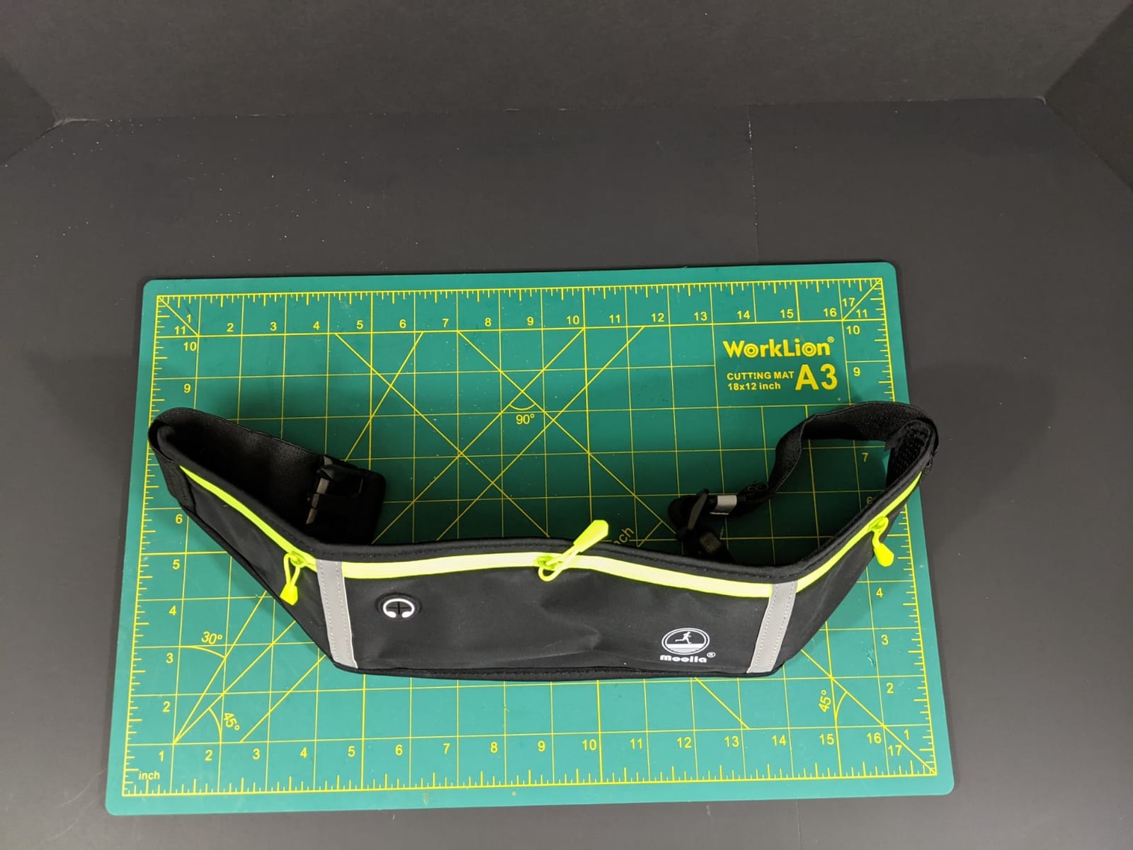 Running Belt Slim Fanny Pack Jogging Pouch Phone Holder Waist Pack - Black customer photo 1