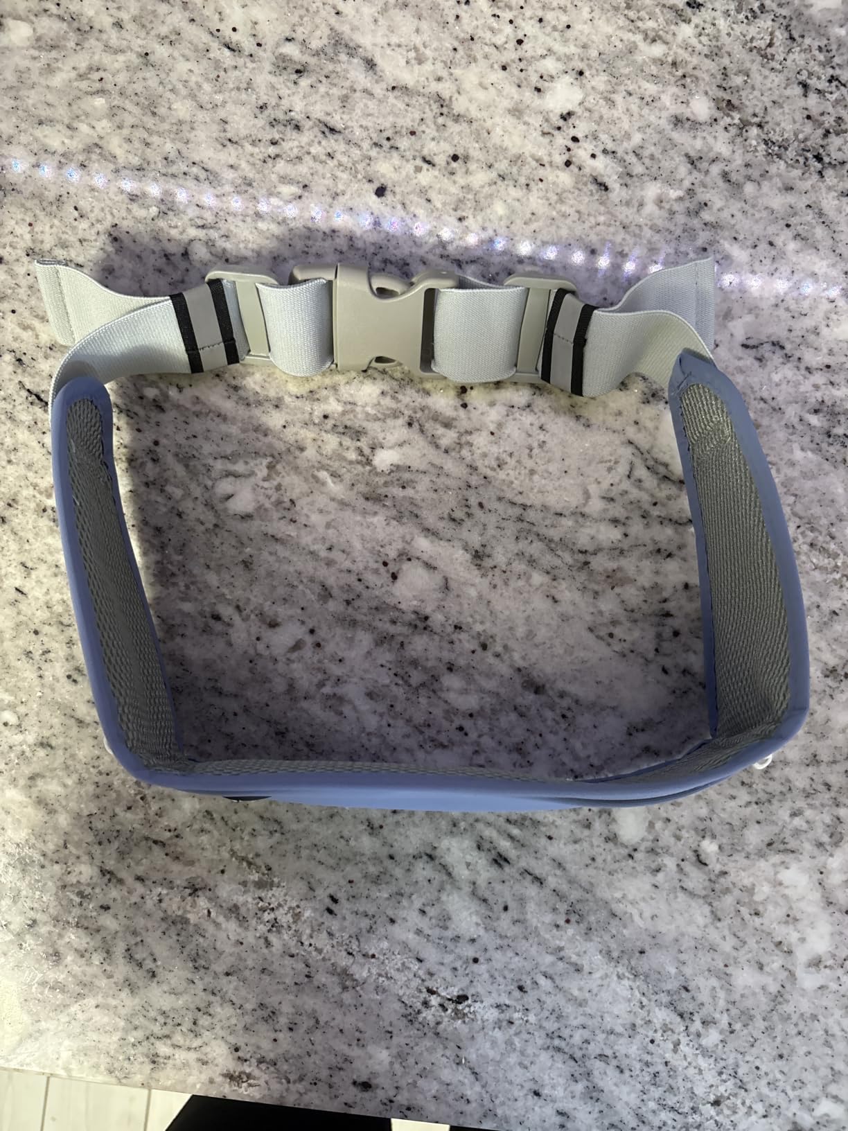 USHAKE Slim Running Belt, Workout Fanny Pack for Men Women,Exercise Waist Pack for Apple iPhone Holder, Runner Belt for Running Walking Cycling Camping Gym customer photo 1