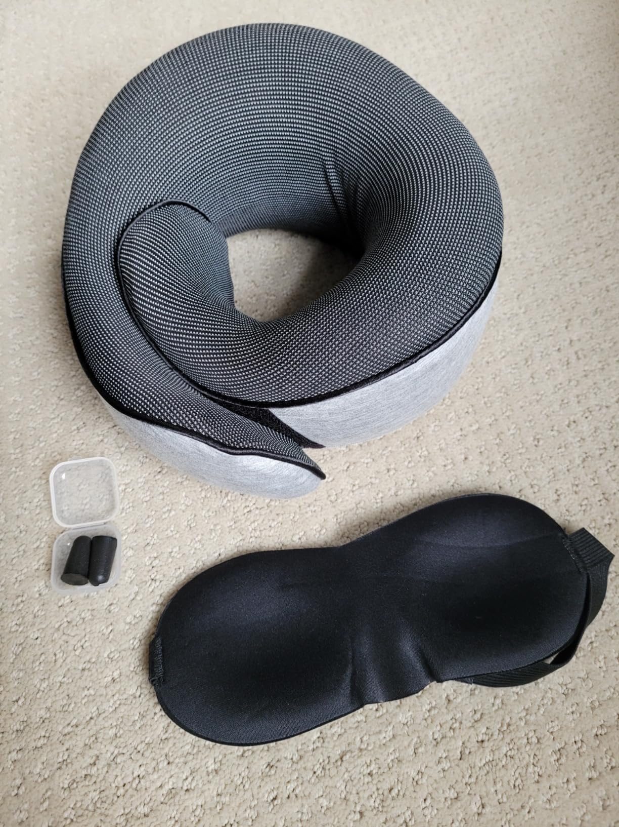 Proglobe Travel Neck Pillow for Airplanes, Long Haul Flight Kit, Grey customer photo 2