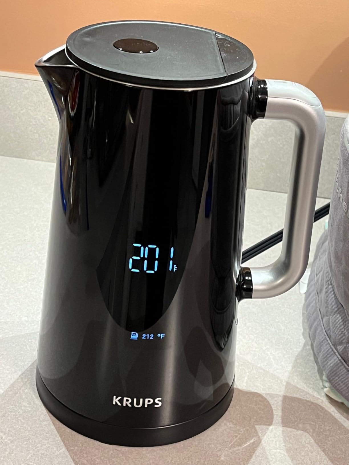 KRUPS Smart Temp Electric Kettle: 1.7L Capacity, 5 Precise Temperature Settings, Digital Display, Cool-Touch Exterior, Cordless Design for Tea and Coffee Lovers customer photo 1