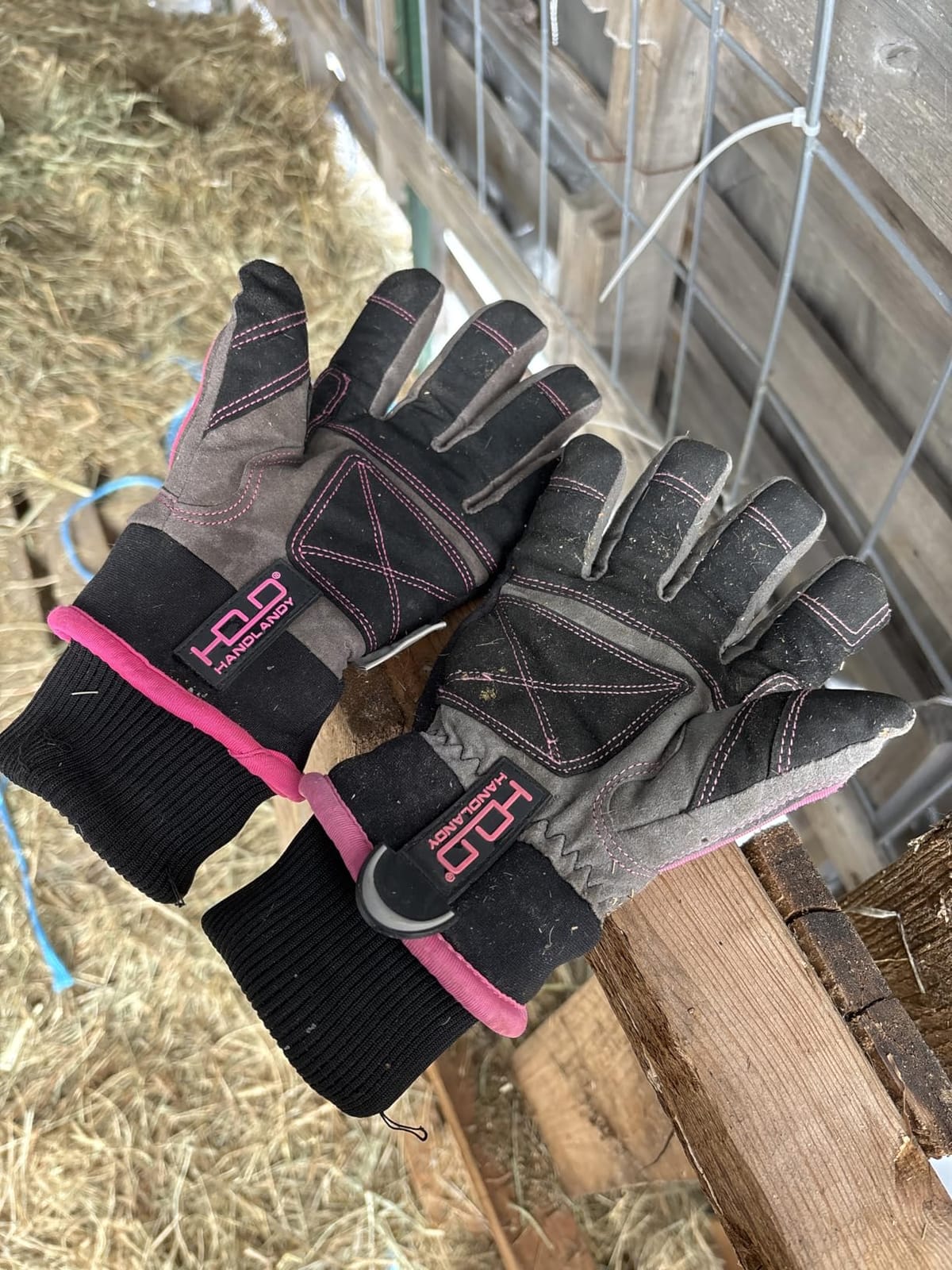 HANDLANDY Winter Work Gloves, 3M Thinsulate Waterproof Insulated Gloves, Snow Warm Gloves for Outdoor Cold weather, Gifts for Men & Women customer photo 1