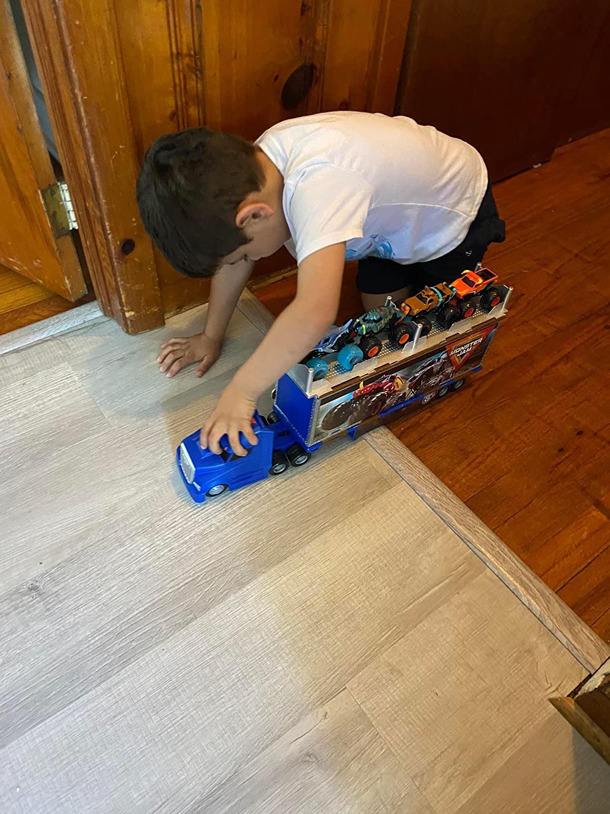 Monster Jam, Transforming Hauler Playset and Storage with Exclusive El Toro Loco Monster Truck, 1:64 Scale, Kids Toys for Boys and Girls Ages 4 and Up customer photo 1