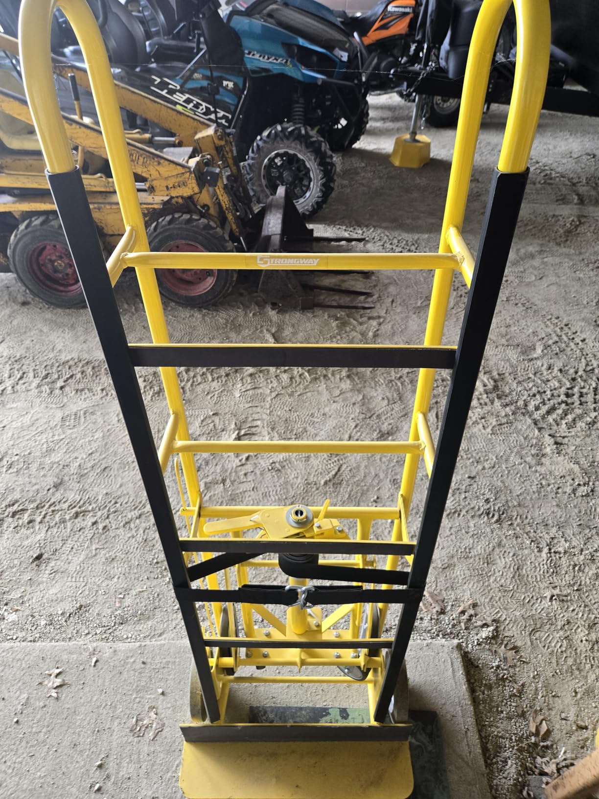 Strongway Convertible Hand Truck, 1,200-Lb., 2- or 4-Wheel Design customer photo 1
