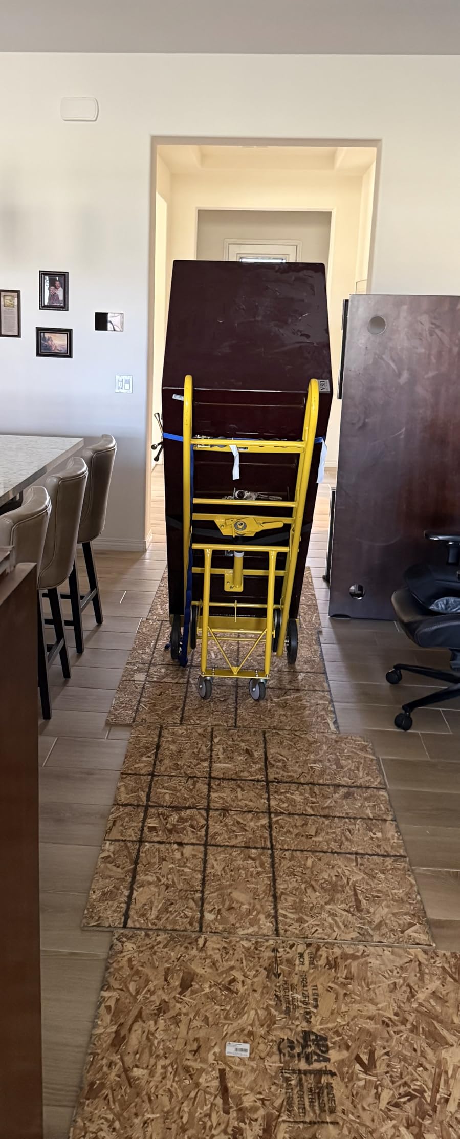 Strongway Convertible Hand Truck, 1,200-Lb., 2- or 4-Wheel Design customer photo 2