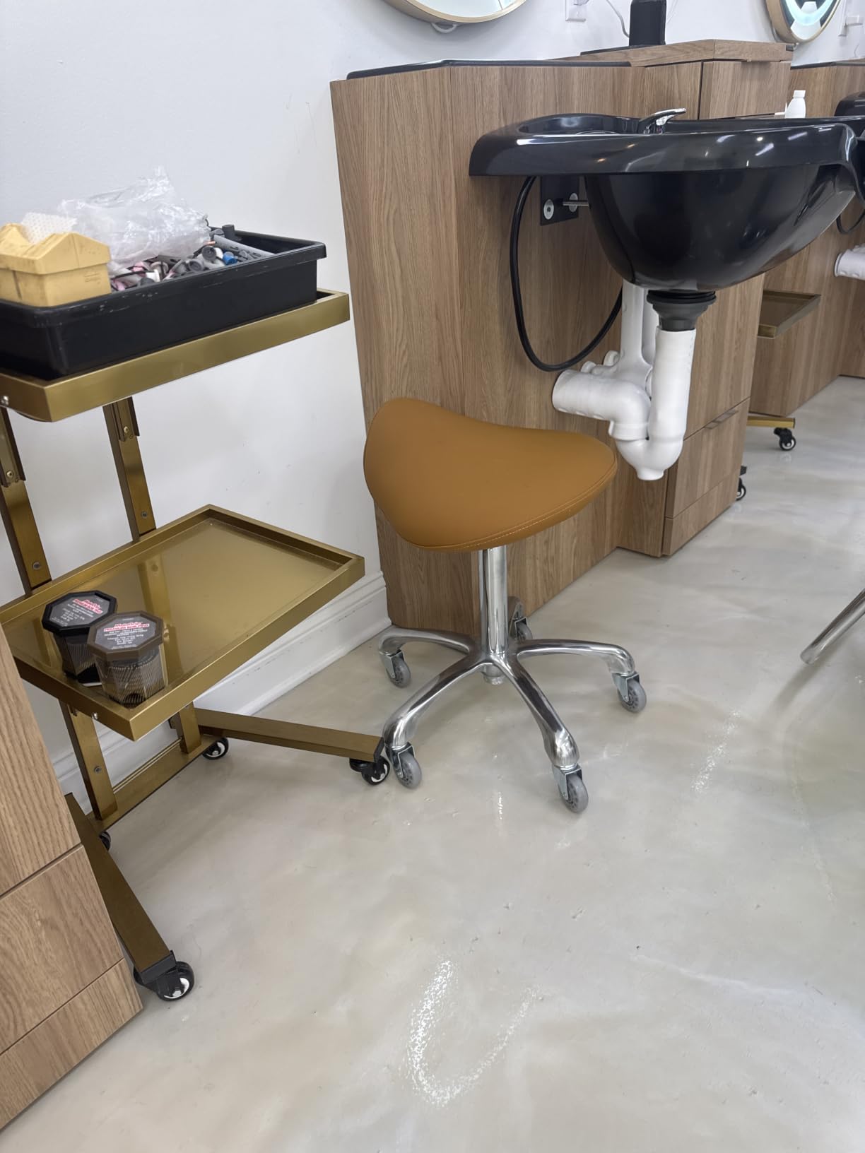 Professional Saddle Stool with Wheels Ergonomic Swivel Height Adjustable for Clinic Dentist Beauty Salon Tattoo Office (Camel) customer photo 2