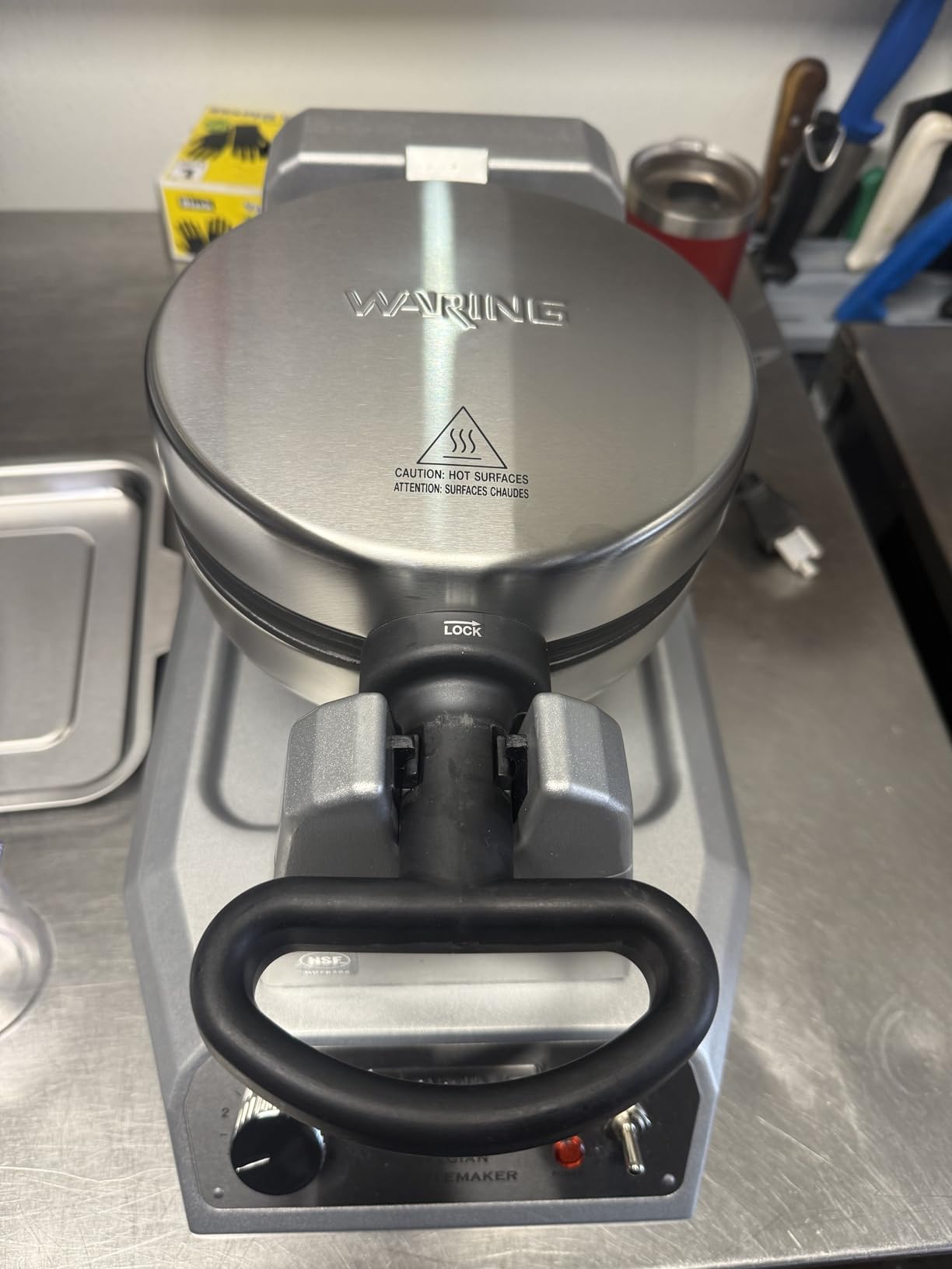 Waring Belgian Waffle Maker with Rotary Feature & 25 Waffles per Hour customer photo 1