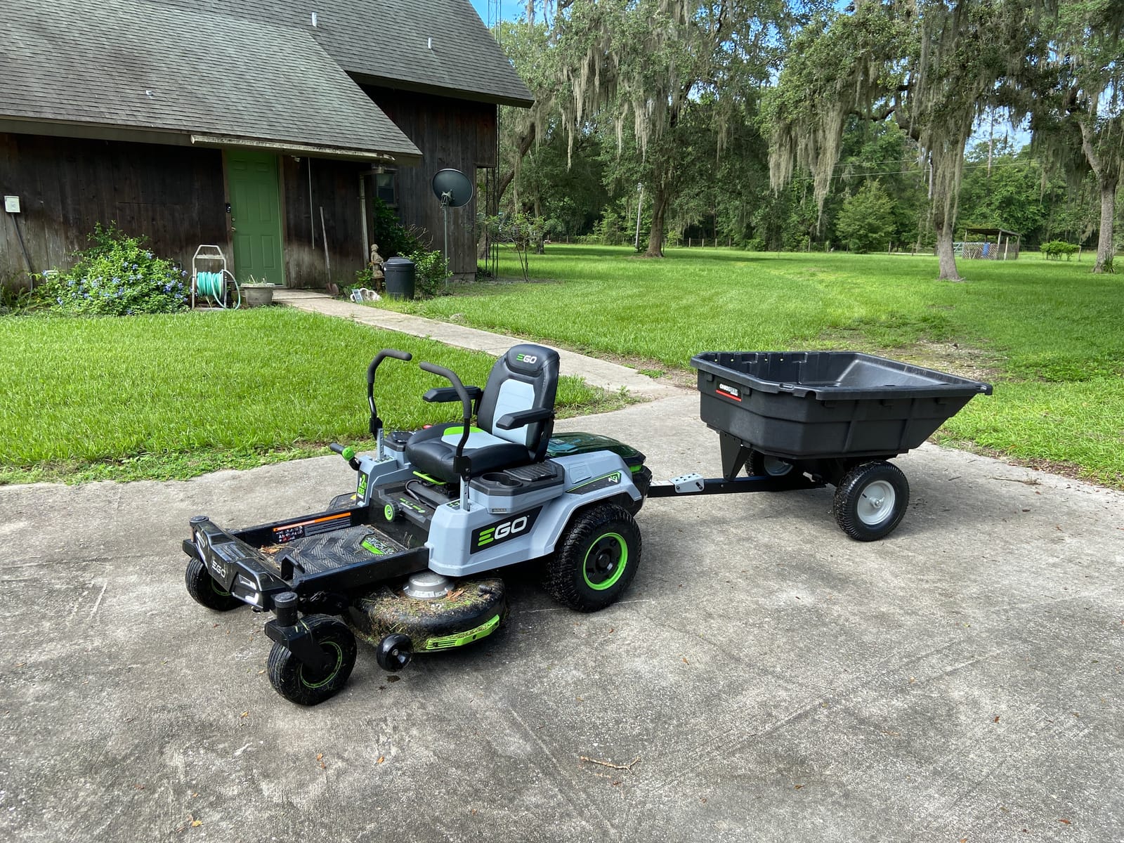Ohio Steel 1000P-SD Poly Swivel Dump Cart, 15 cu.ft., 1000 lb Load Capacity customer photo 2