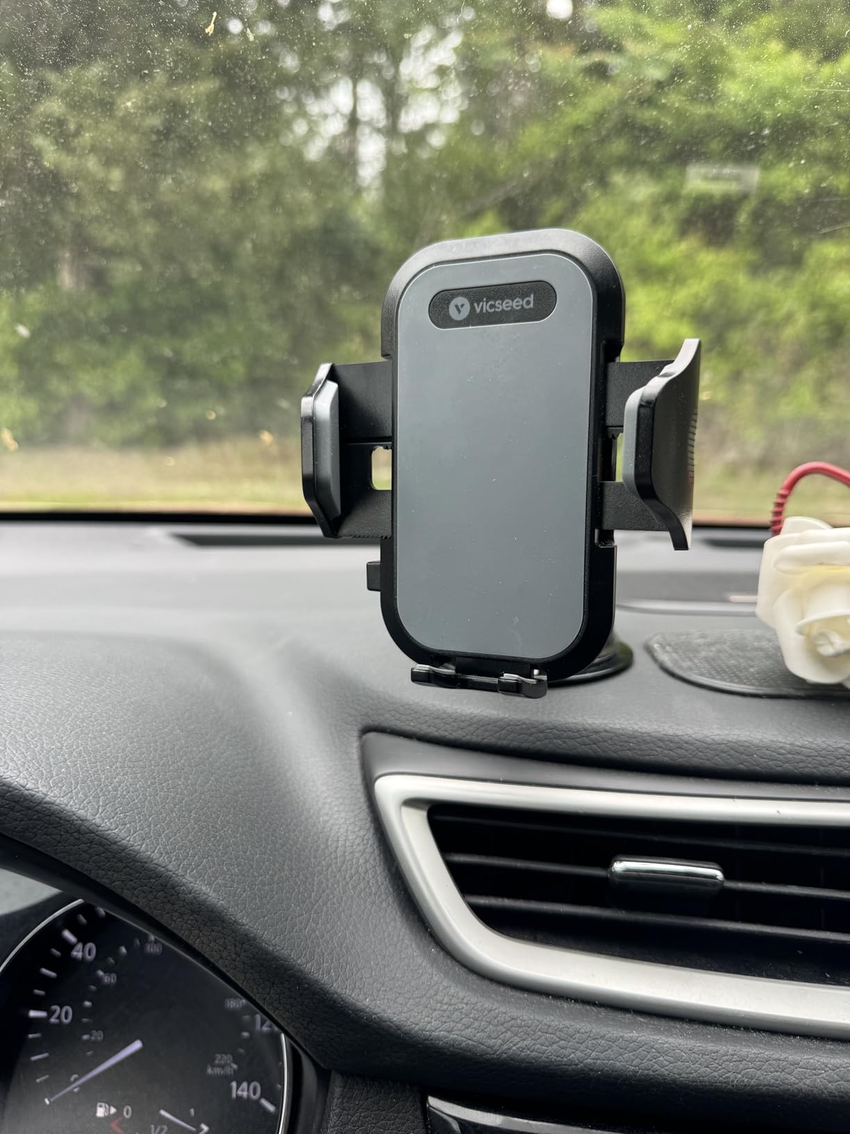 VICSEED 2026 Upgraded [86LBS Ultra-Powerful Suction] Car Phone Holder Mount customer photo 2