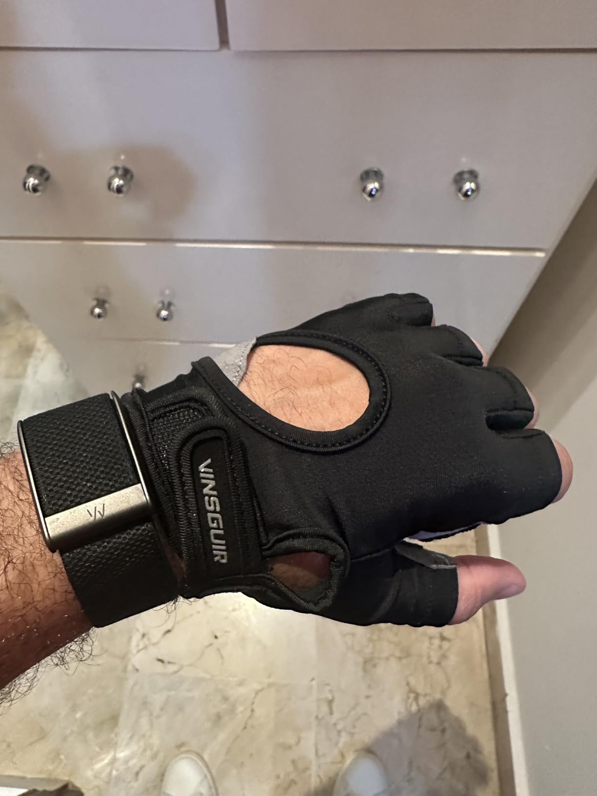 VINSGUIR Gym Gloves for Men and Women, Workout Gloves with Enhanced Grip customer photo 1