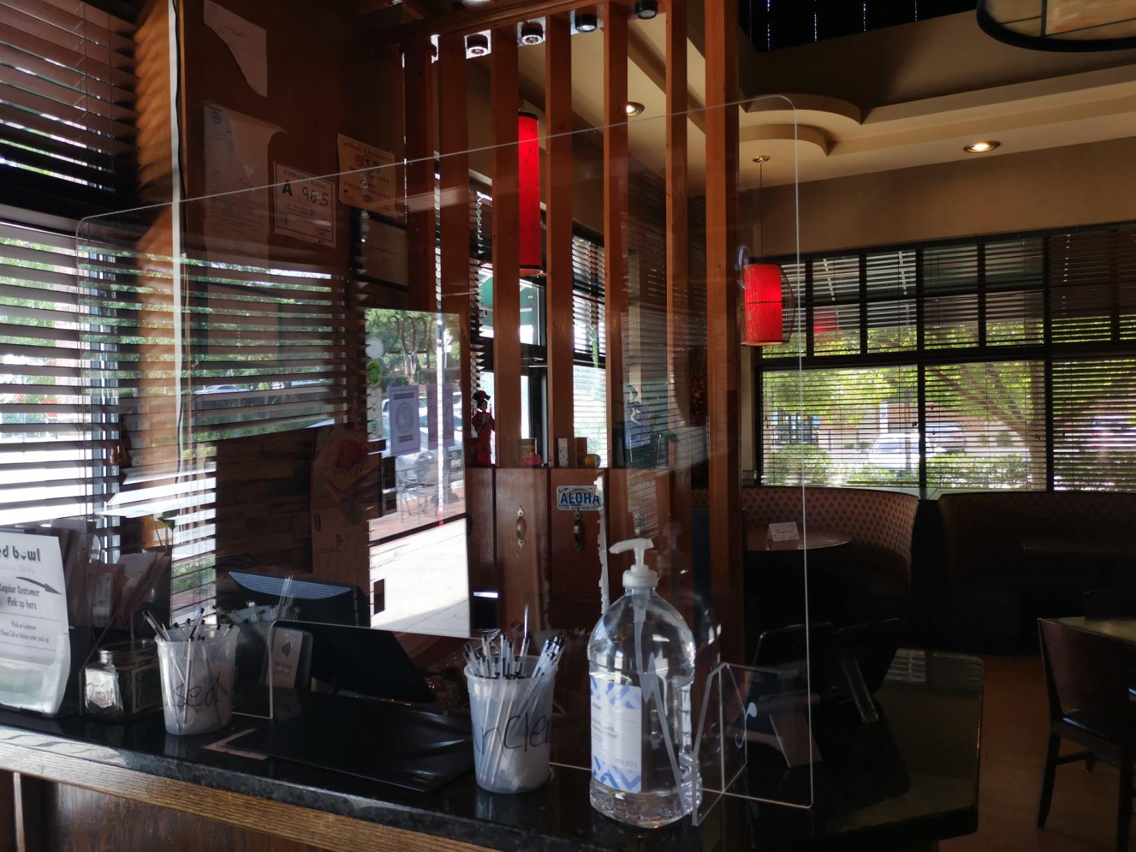 SignHero Sneeze Guard | Large, Sturdy ¼” Acrylic Plexiglass Shield | USA-Made, 30 Second Setup | Plexiglass Barrier for Counter, Reception, School, Office (Multiple Sizes) customer photo 2