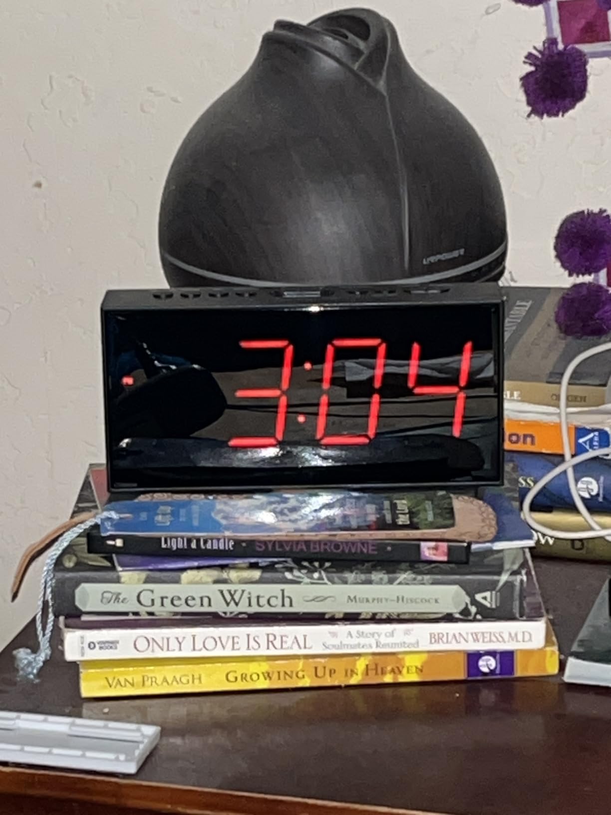 Digital Alarm Clocks for Bedrooms, Dual Alarms, 7.5-Inch Large Display customer photo 1