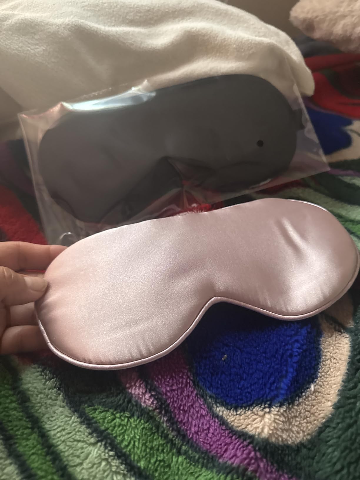 BeeVines 100% Mulberry Silk Sleep Mask, Light Blocking Eye Masks (2 Packs) customer photo 2