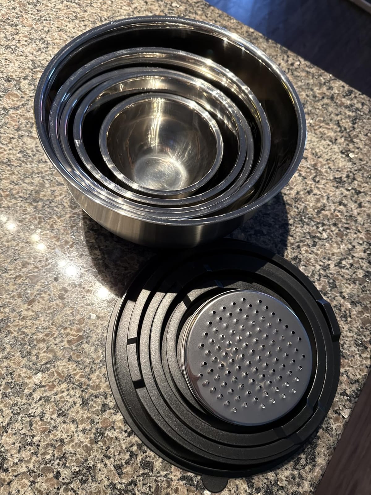 Wildone Mixing Bowls with Airtight Lids Set, 5PCS Stainless Steel Nesting Bowls with Grater Attachments & Non-Slip Bottoms, Size 5, 3, 2, 1.5, 0.63 QT, Great for Mixing & Serving, Khaki customer photo 1