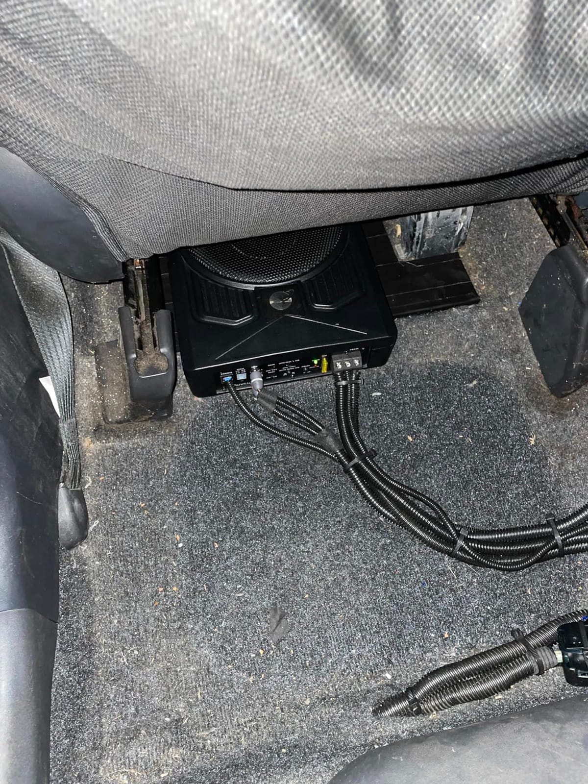 Planet Audio P8AWK 8 Inch Under Seat Powered Car Subwoofer, 800 Watts, customer photo 2