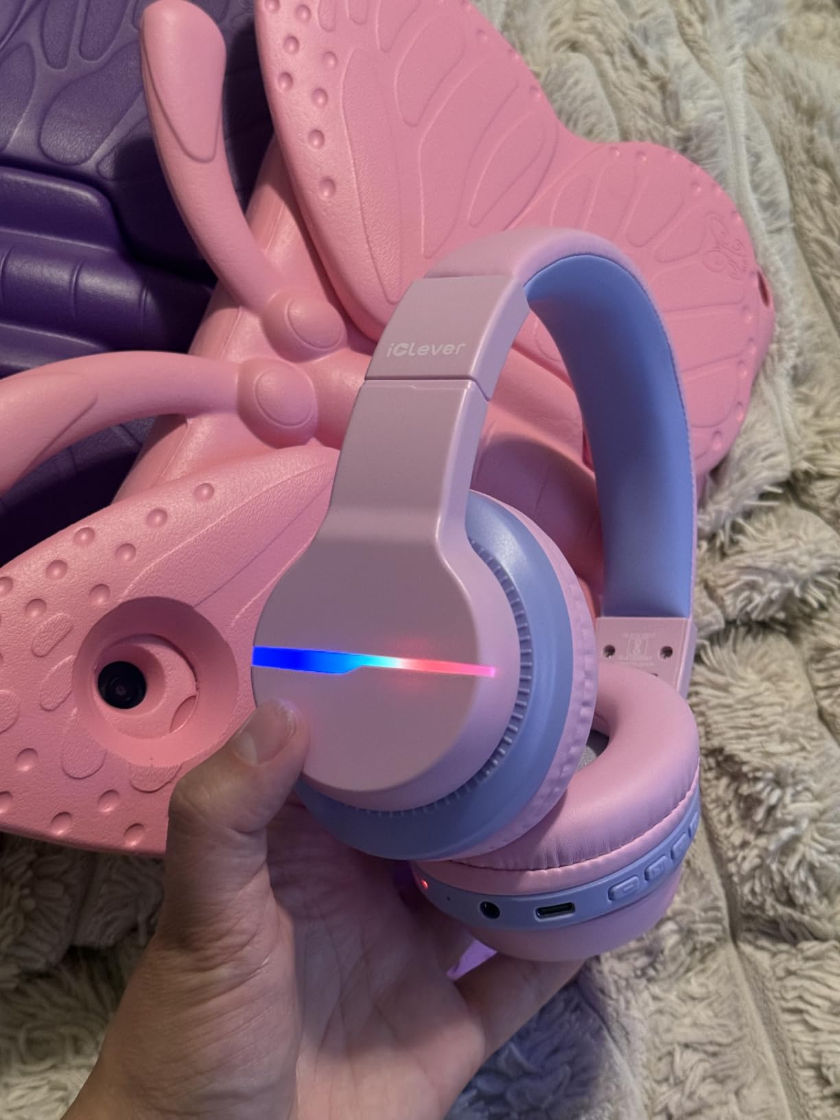 iClever BTH12 Kids Bluetooth Headphones 85H Playtime with LED Lights Travel customer photo 2