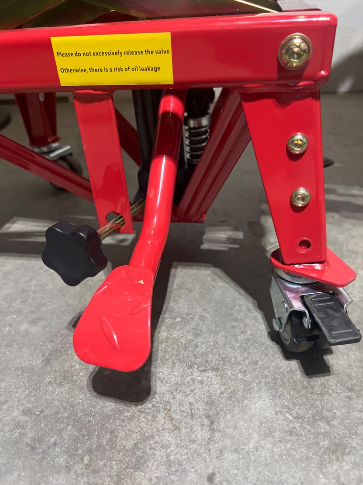 VIVOHOME 350 Lbs Heavy Duty Hydraulic Motorcycle Lift Jack customer photo 2