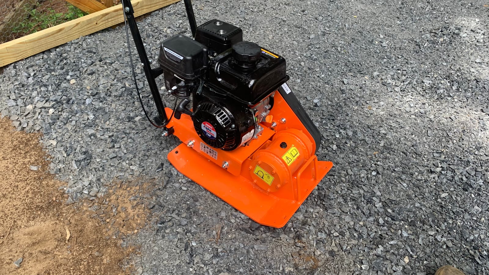 SuperHandy Plate Compactor Rammer 7 HP Gas Engine 4200-Pounds of Compaction Force Rammer Jumping Jack Tamper 20 × 15 Inch Plate for Paving Landscapes Sidewalks Patios EPA/CARB Compliant customer photo 1